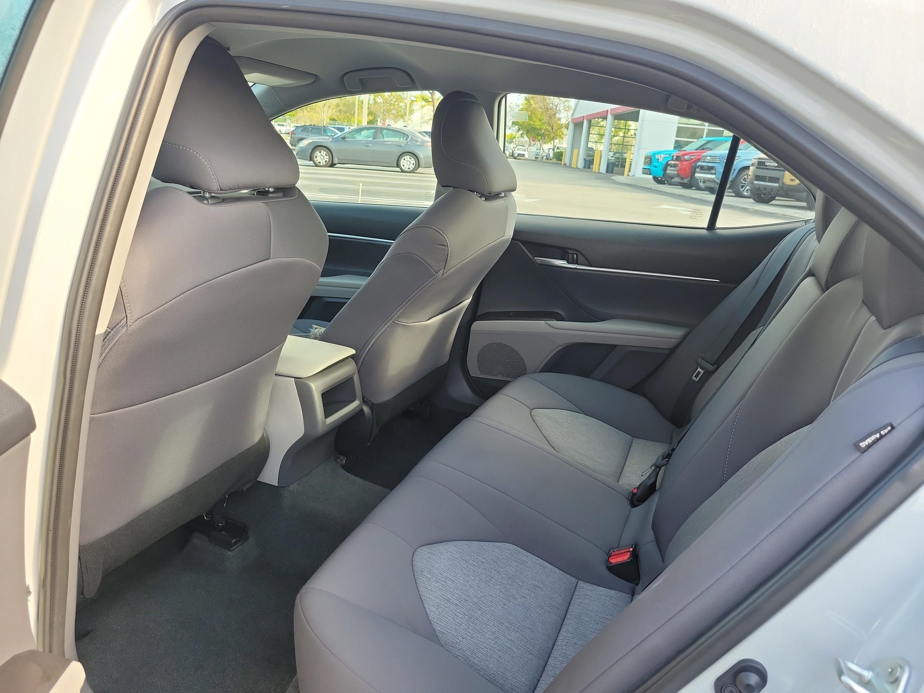 Toyota Camry Le Fwd - Thumbnail 9