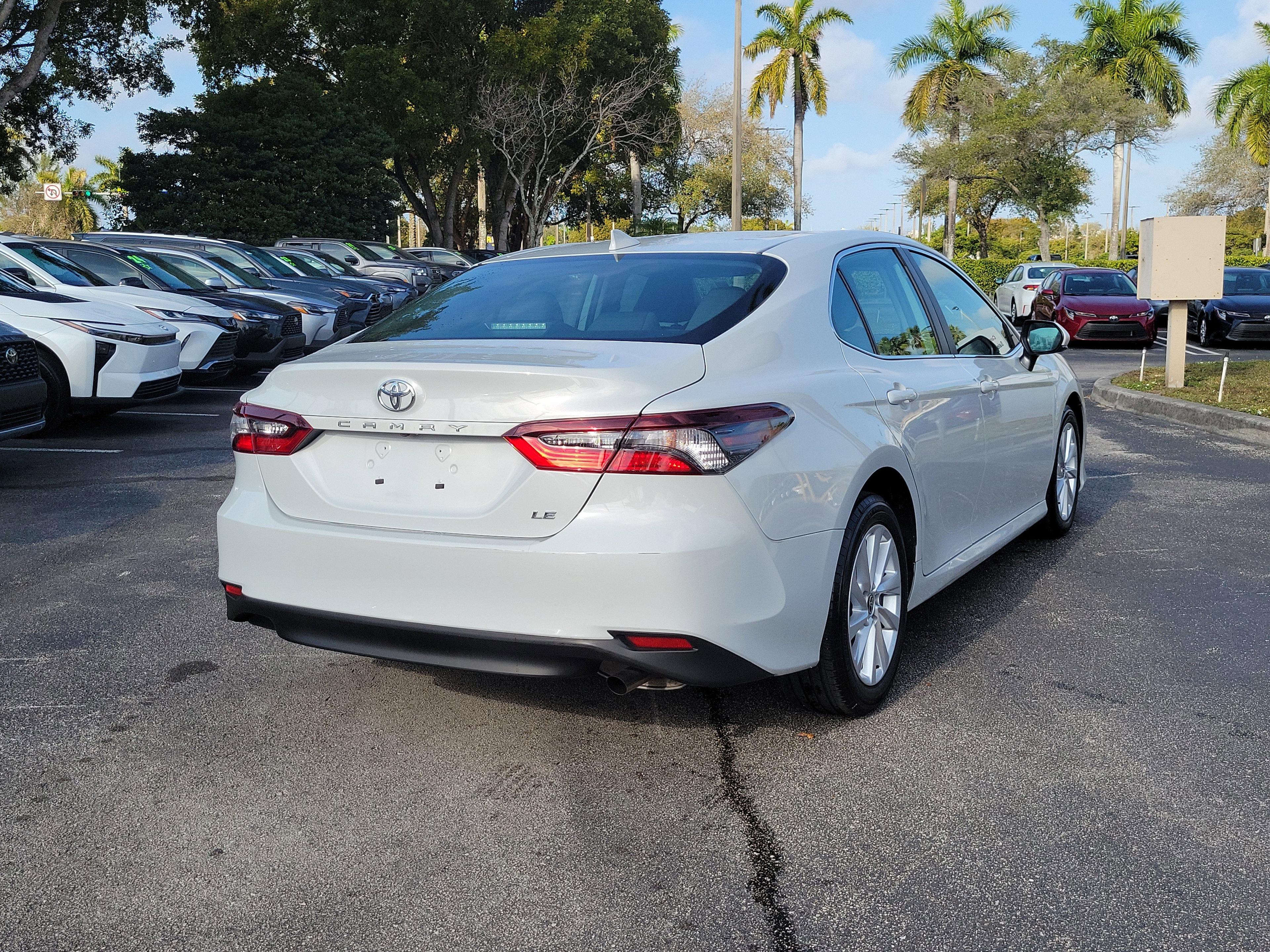 Toyota Camry Le Fwd - Thumbnail 5