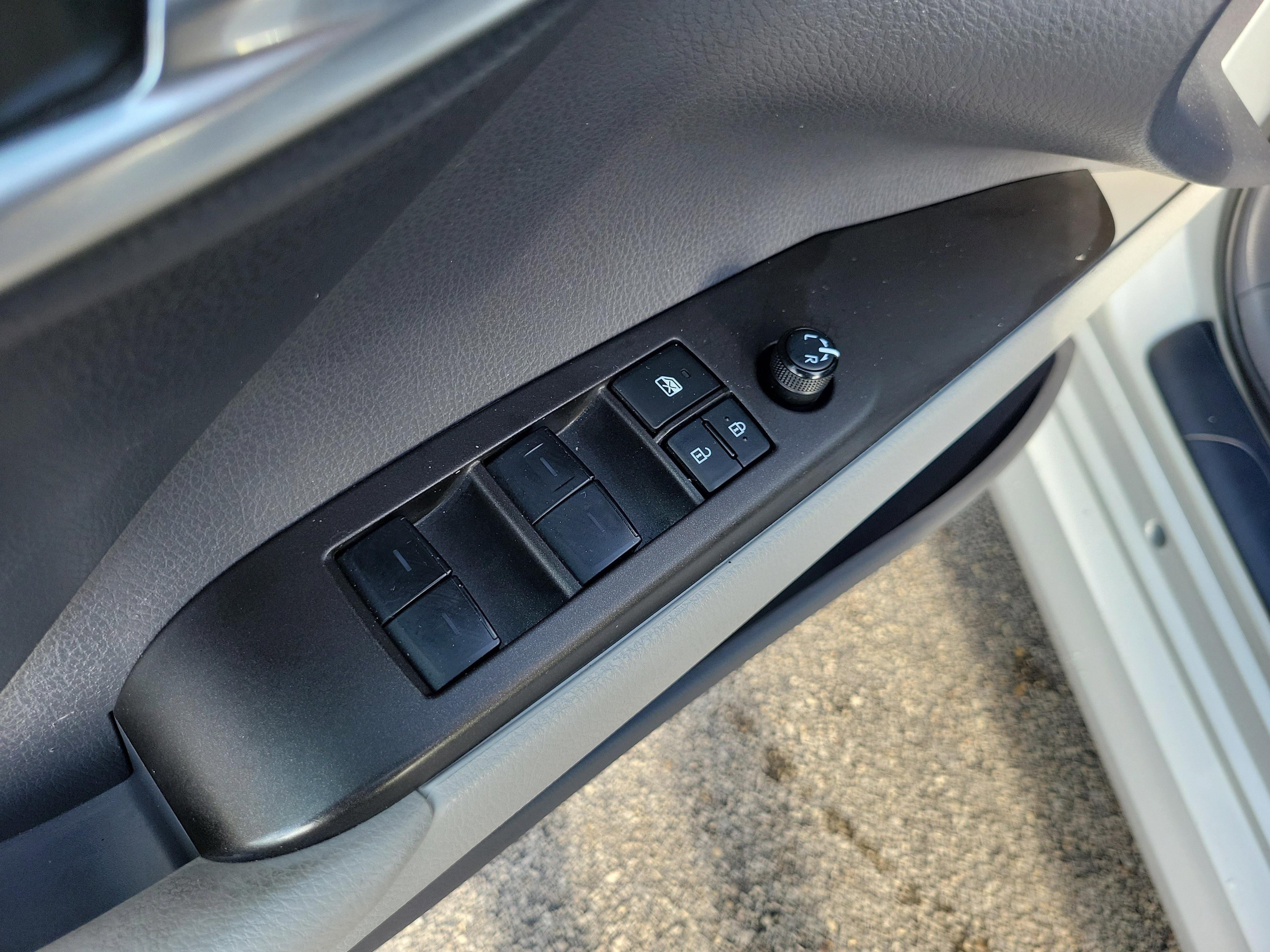 Toyota Camry Le Fwd - Thumbnail 14