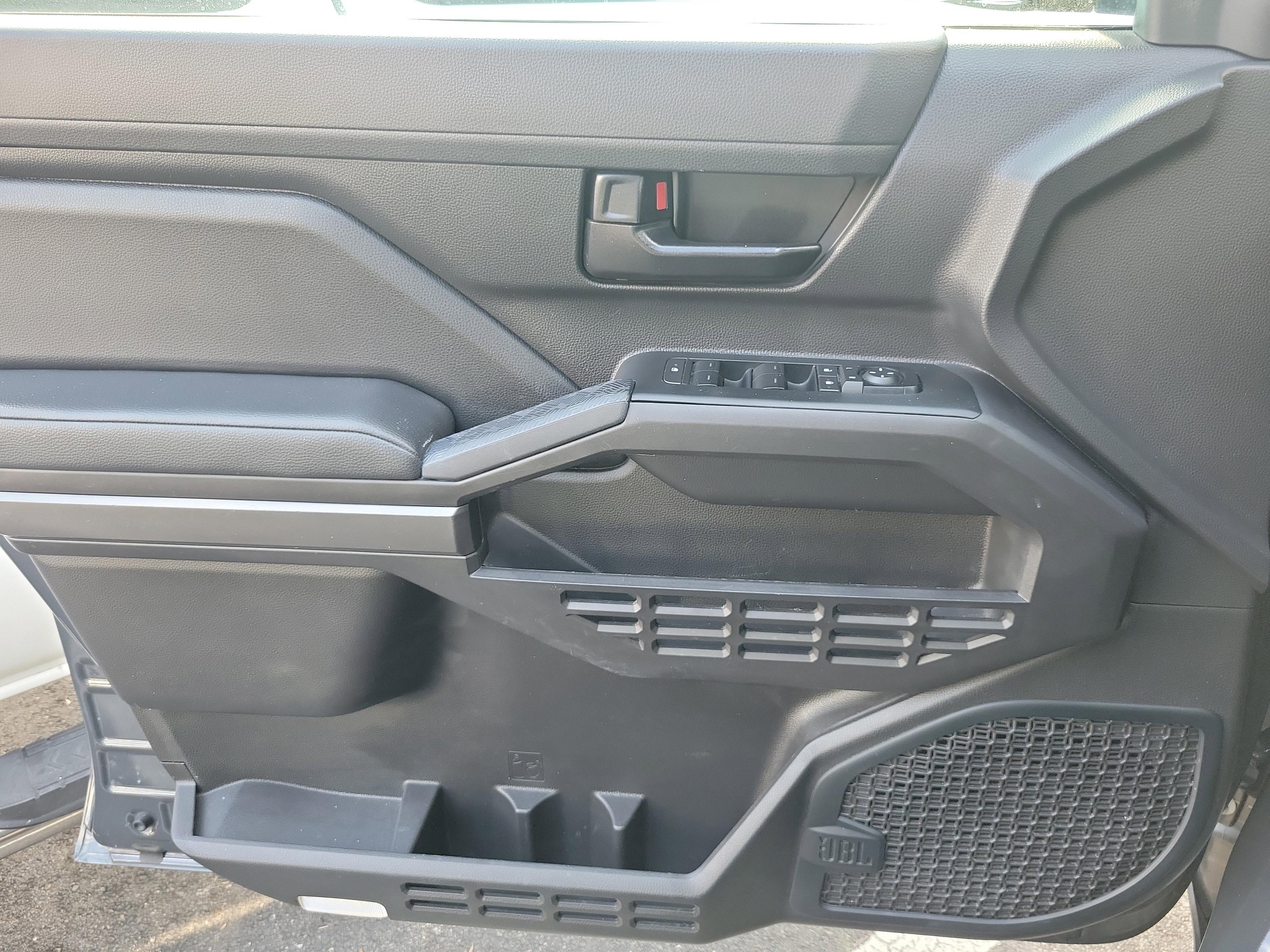 Toyota Tacoma 2Wd Sr5 Rwd Crew Cab - Thumbnail 19