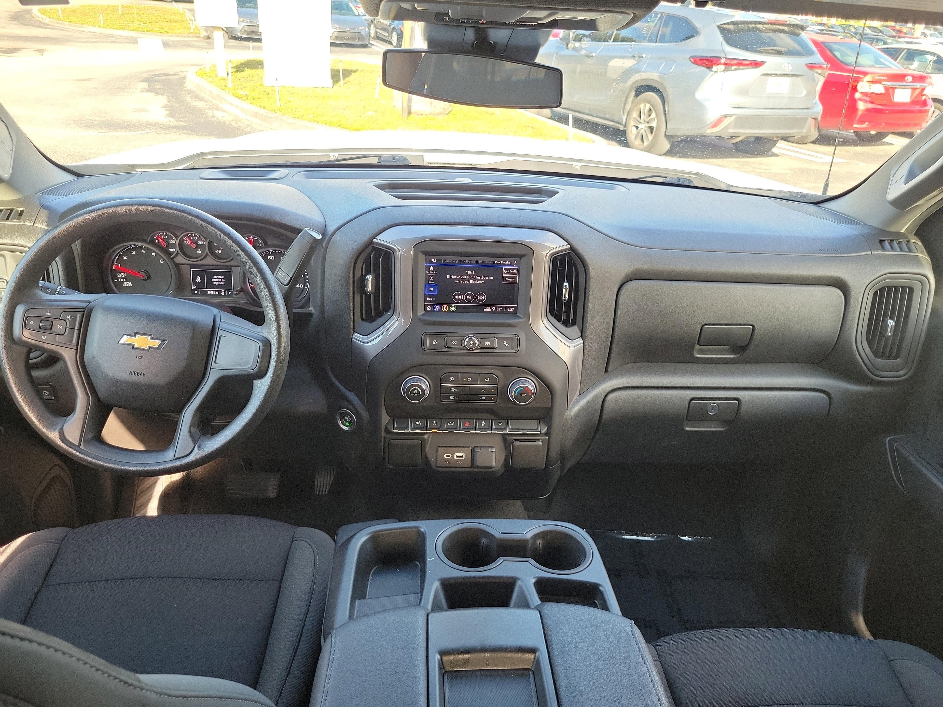 Chevrolet Silverado 1500 Custom Rwd Crew Cab - Thumbnail 11