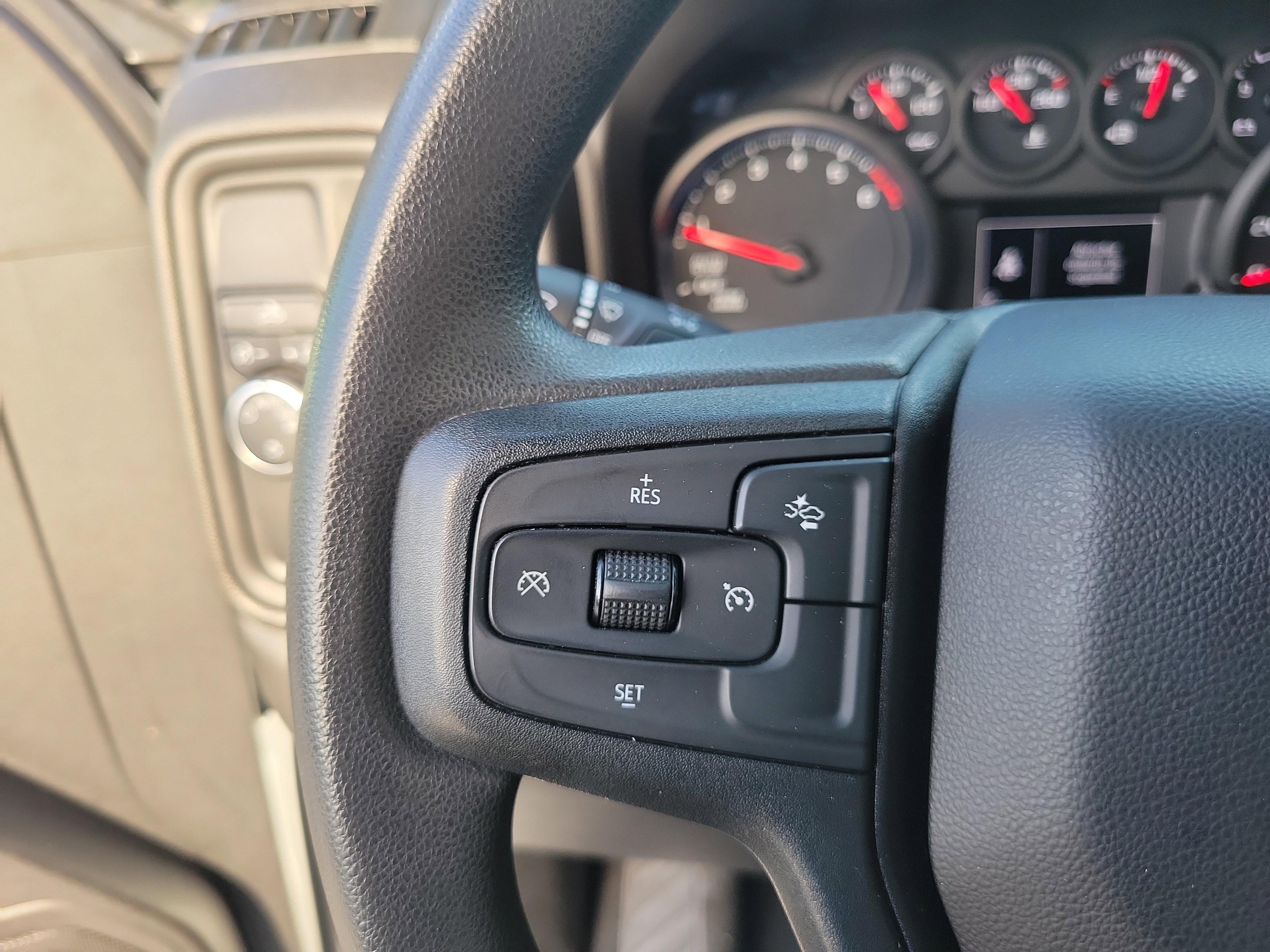 Chevrolet Silverado 1500 Custom Rwd Crew Cab - Thumbnail 16