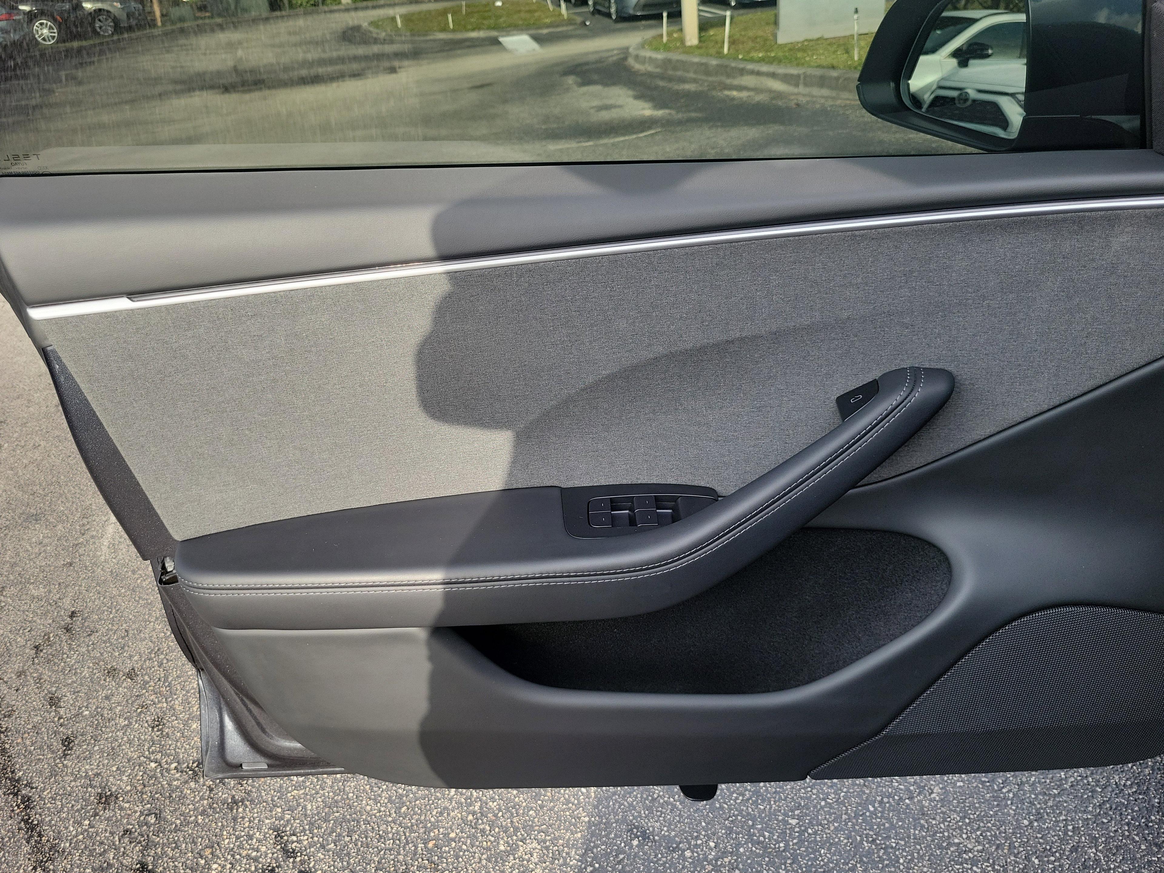 Tesla Model 3 Long Range Rwd - Thumbnail 14