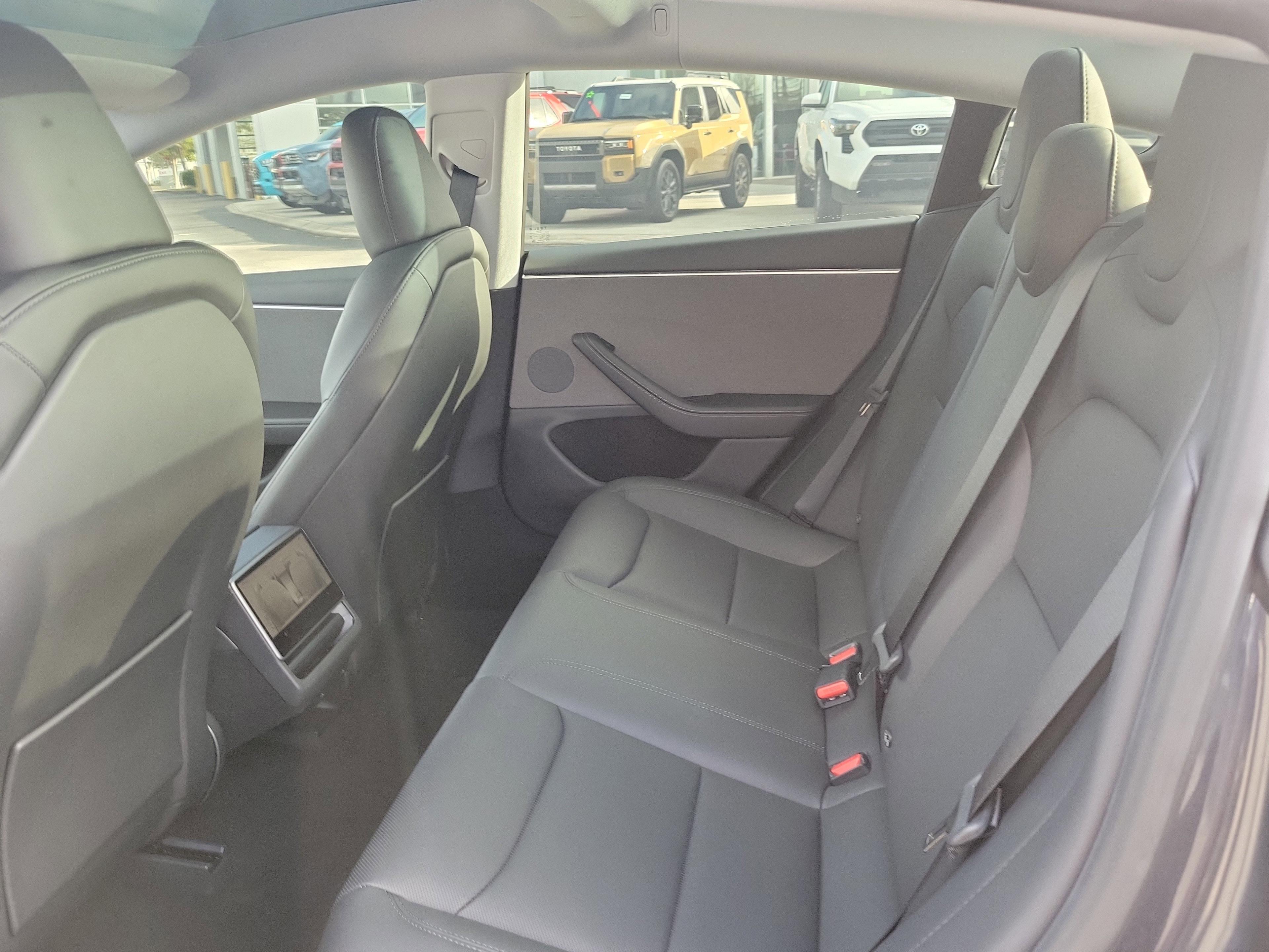 Tesla Model 3 Long Range Rwd - Thumbnail 11