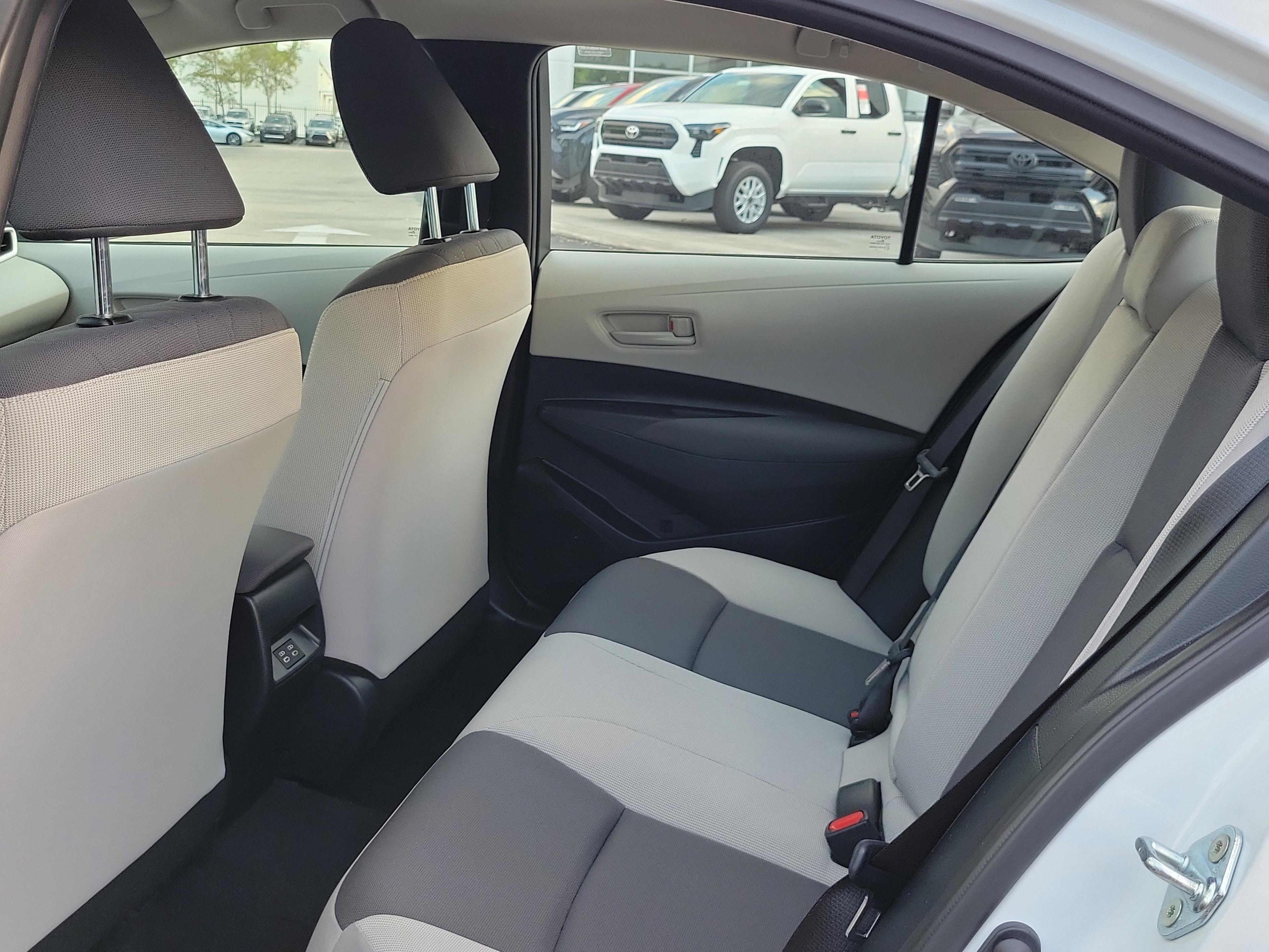 Toyota Corolla Le Fwd - Thumbnail 10