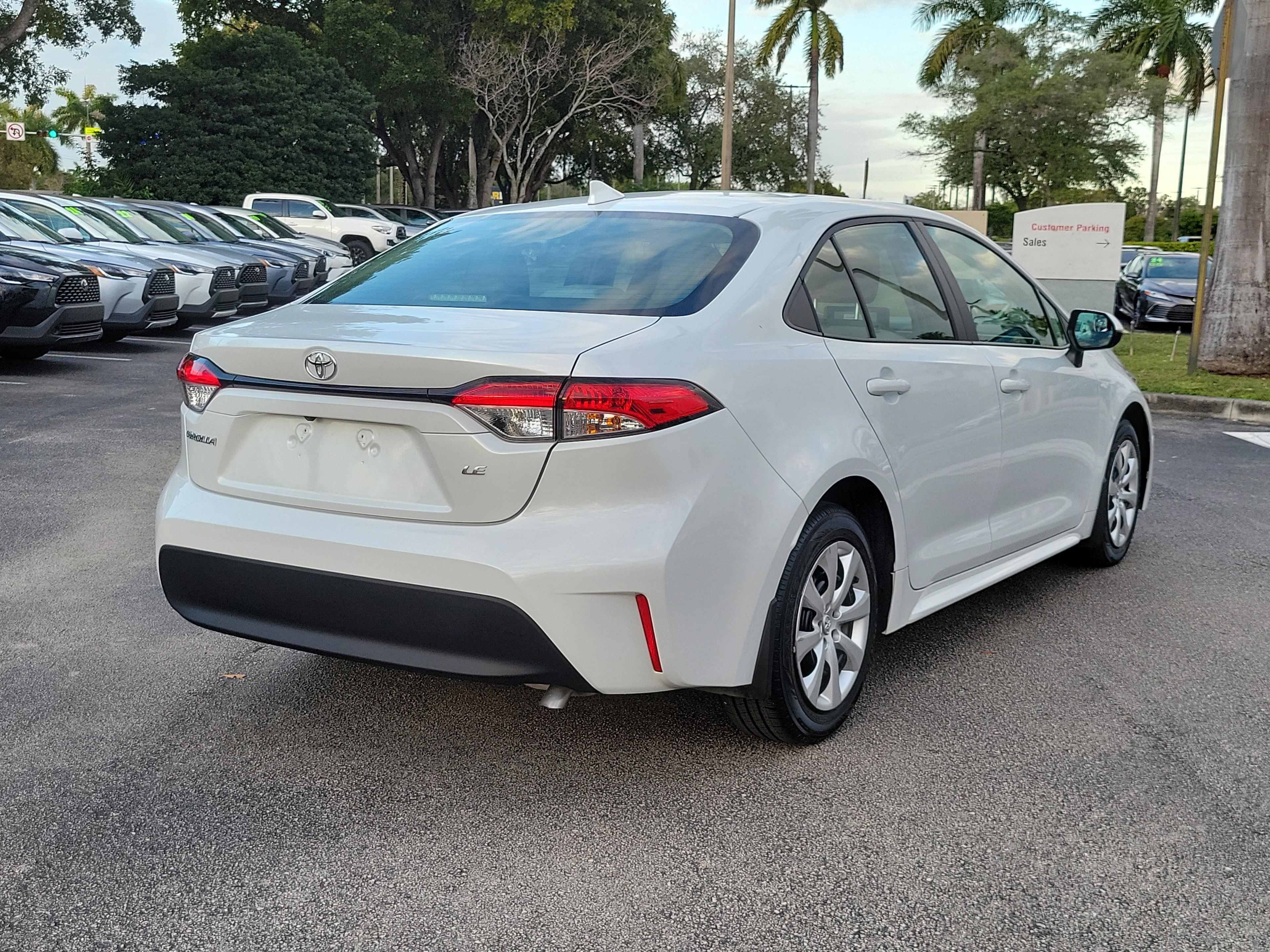 Toyota Corolla Le Fwd - Thumbnail 5