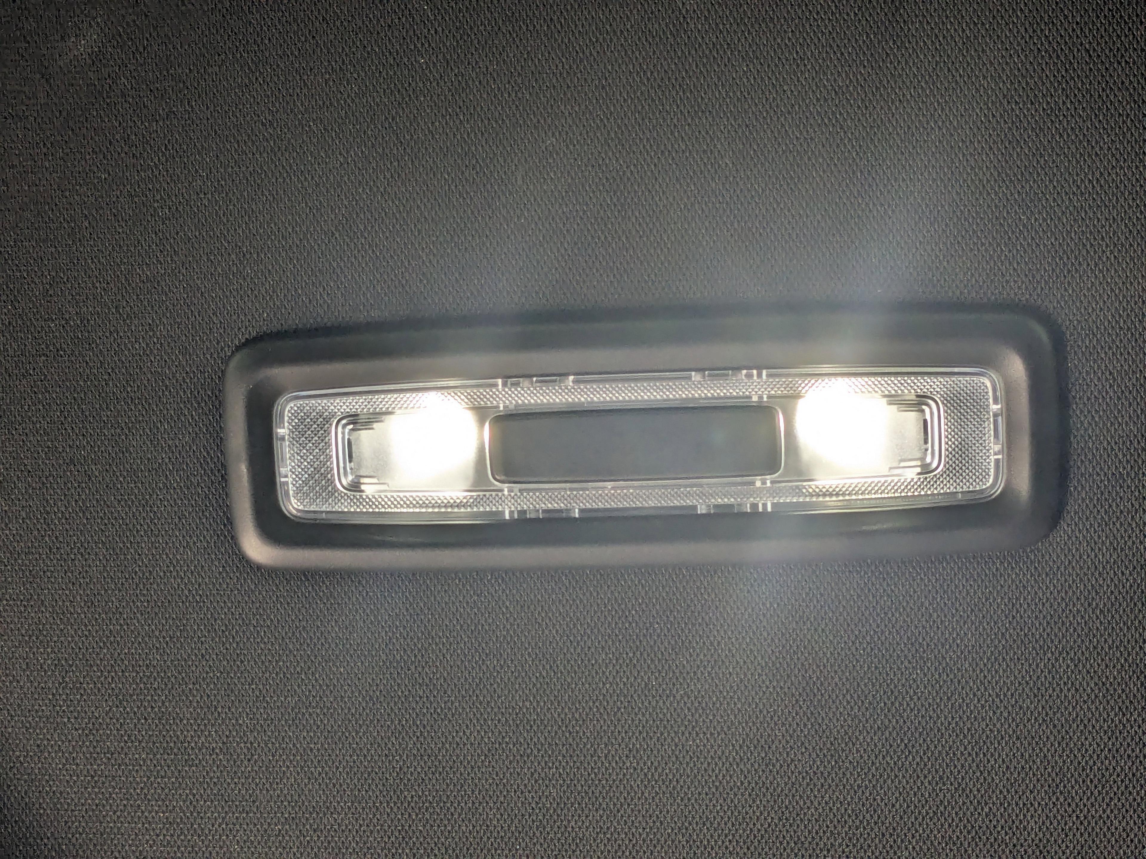 Chevrolet Suburban Rst - Thumbnail 18