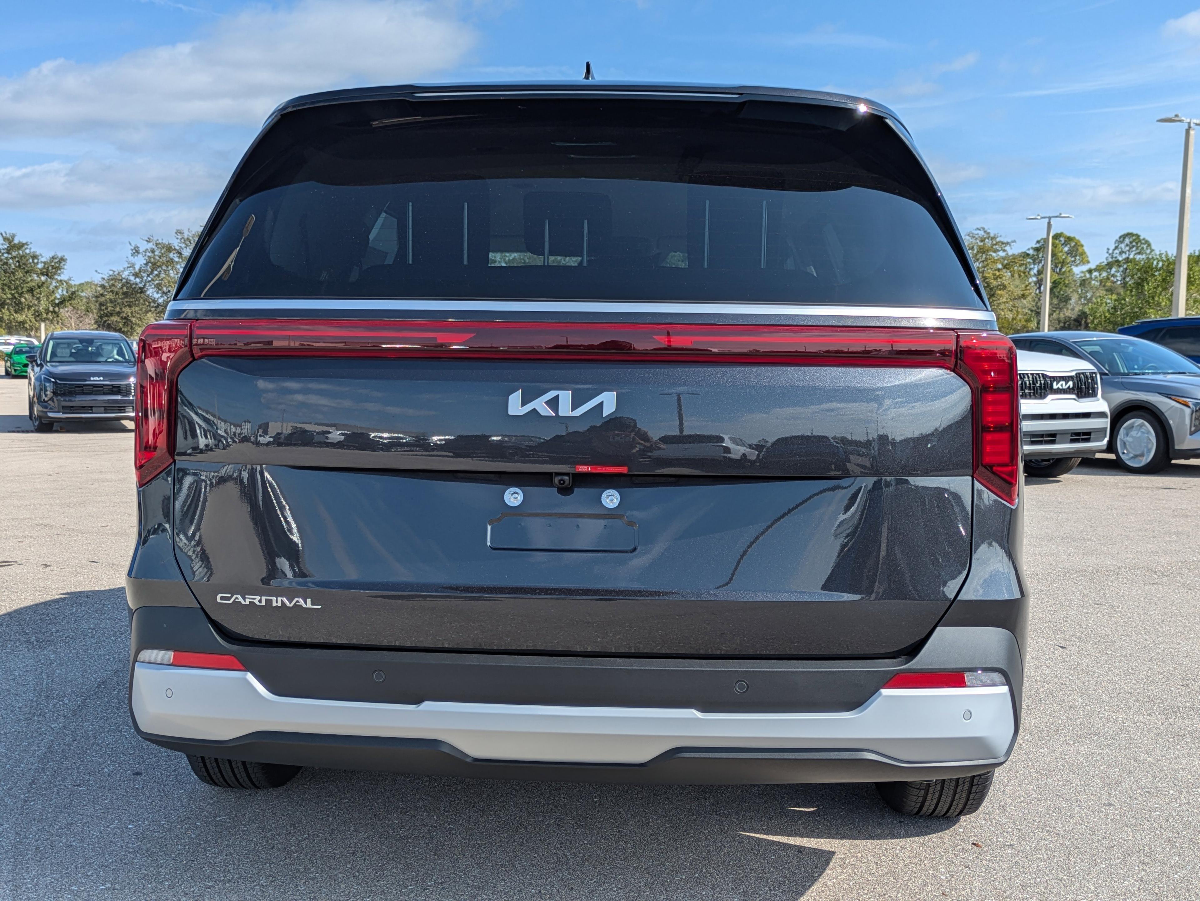 Kia Carnival Mpv Lxs - Thumbnail 7