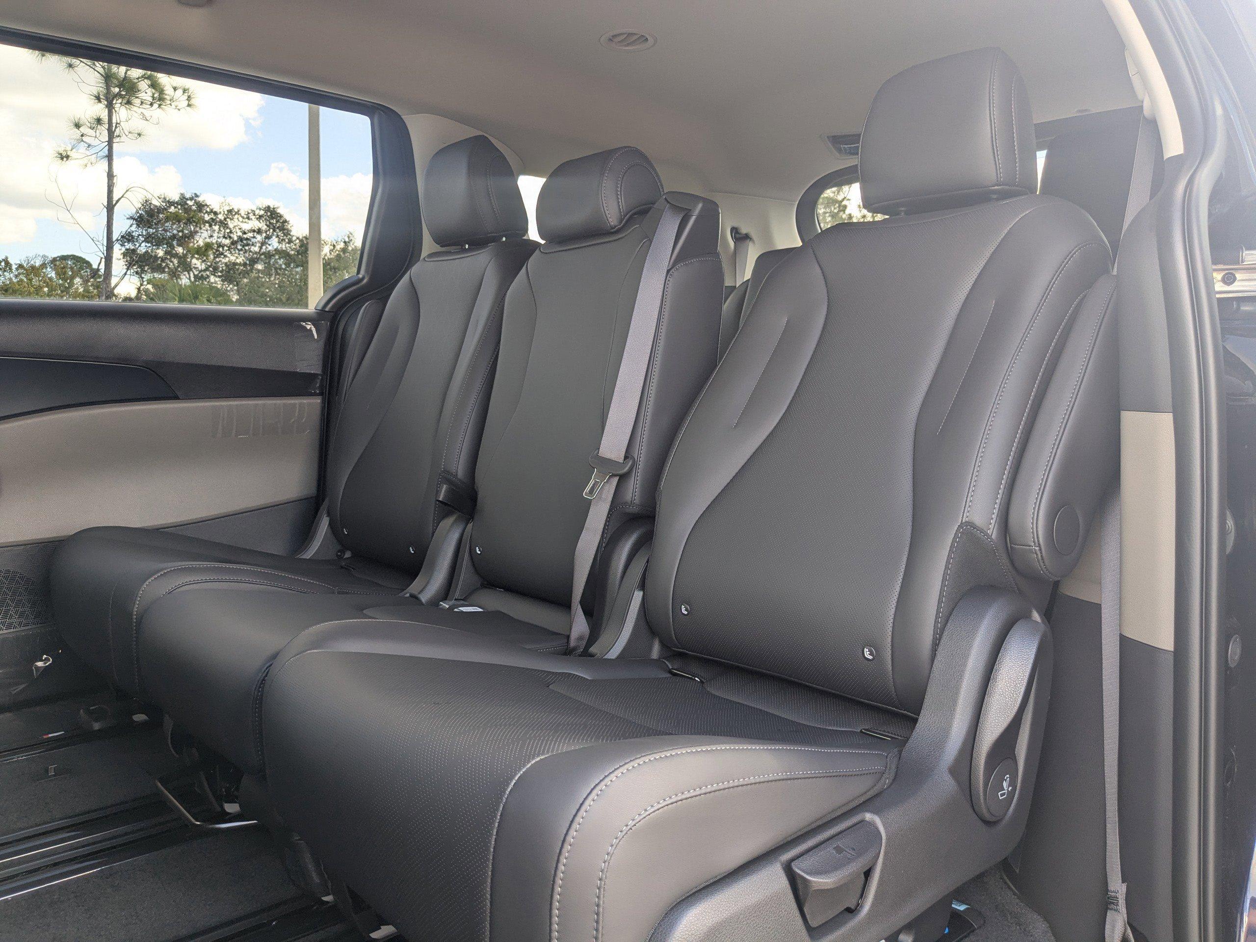 Kia Carnival Mpv Lxs - Thumbnail 19