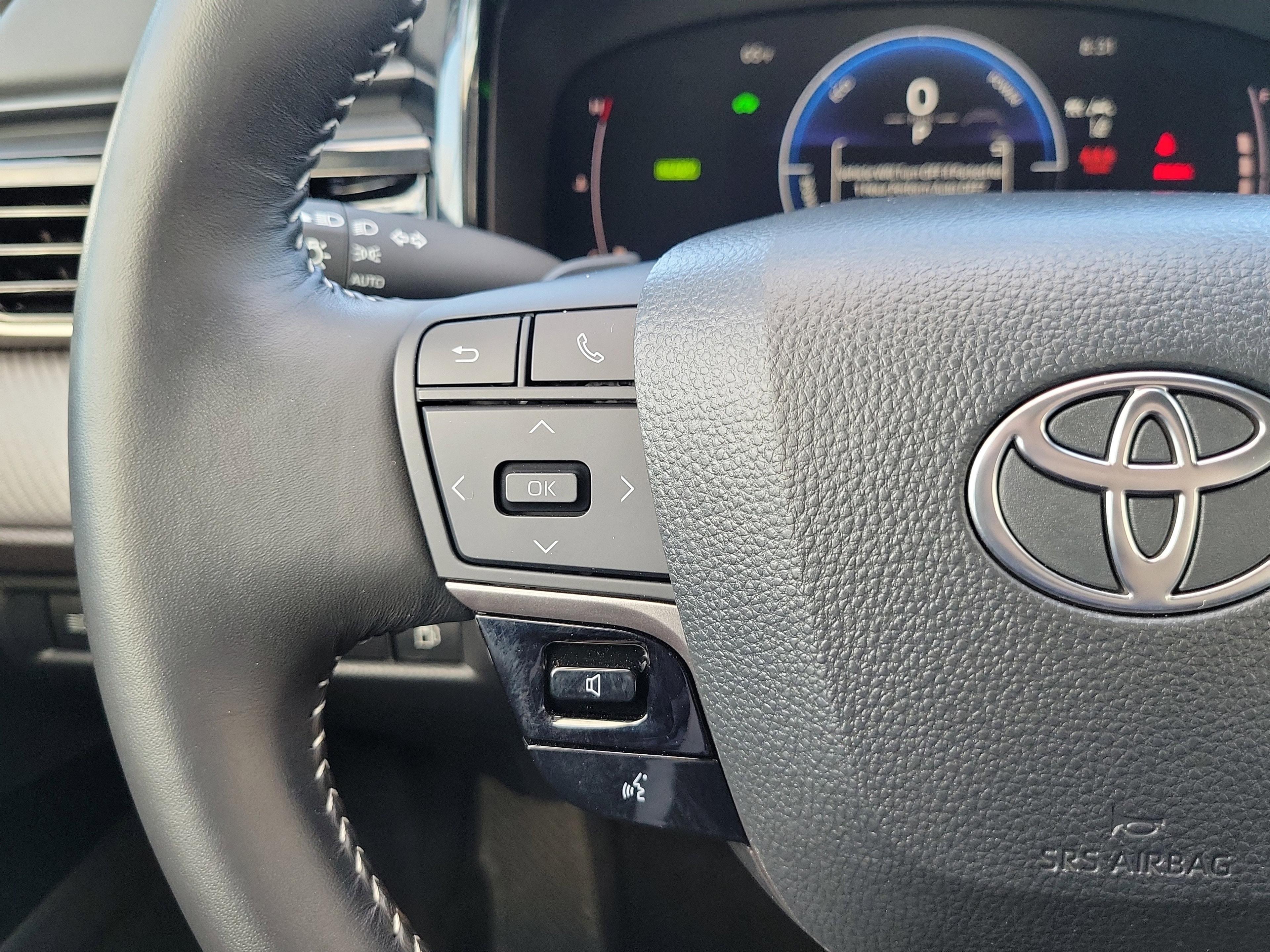 Toyota Camry Se Fwd - Thumbnail 17