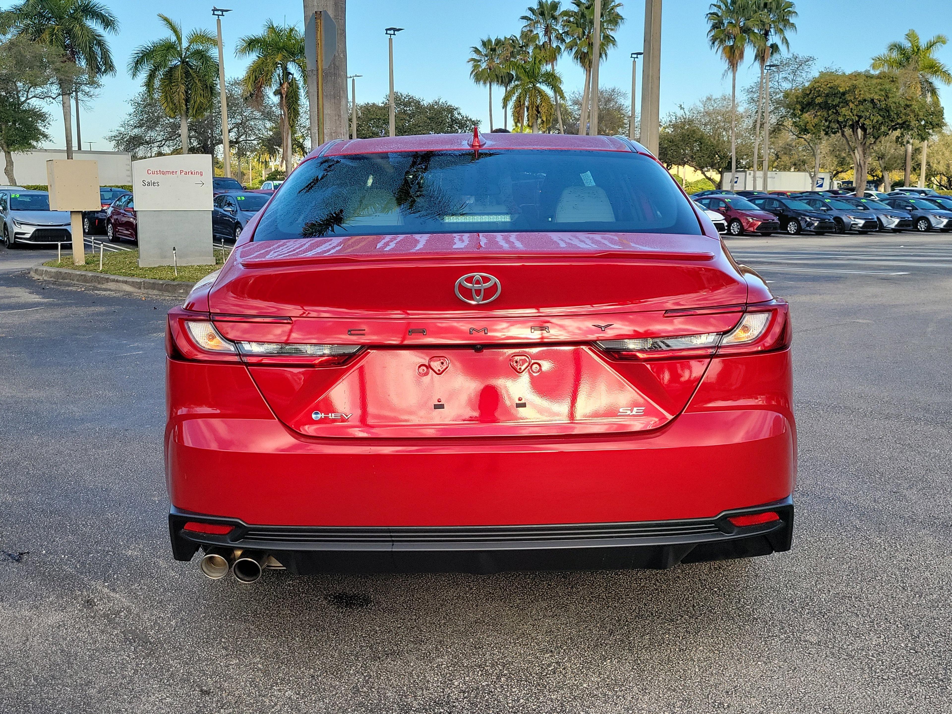 Toyota Camry Se Fwd - Thumbnail 6