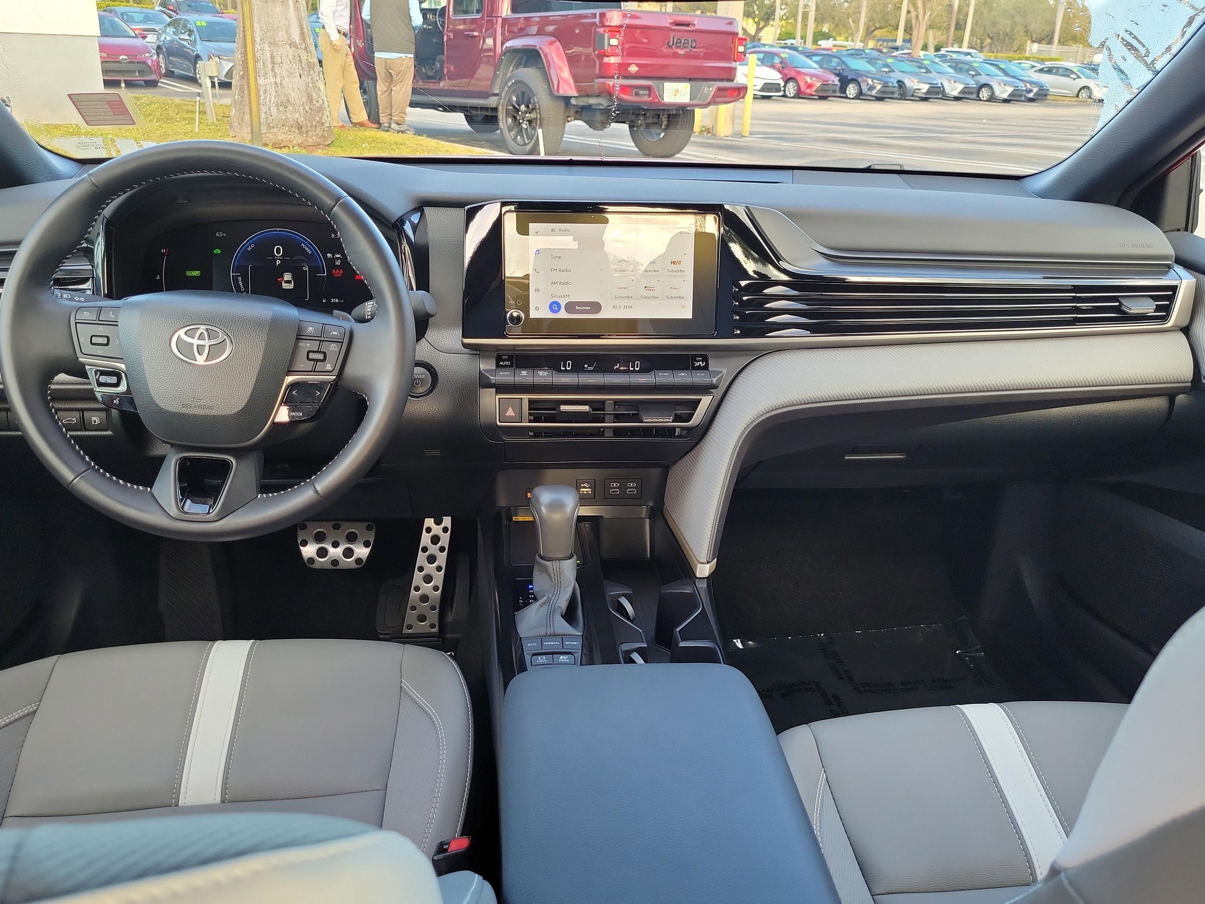 Toyota Camry Se Fwd - Thumbnail 12