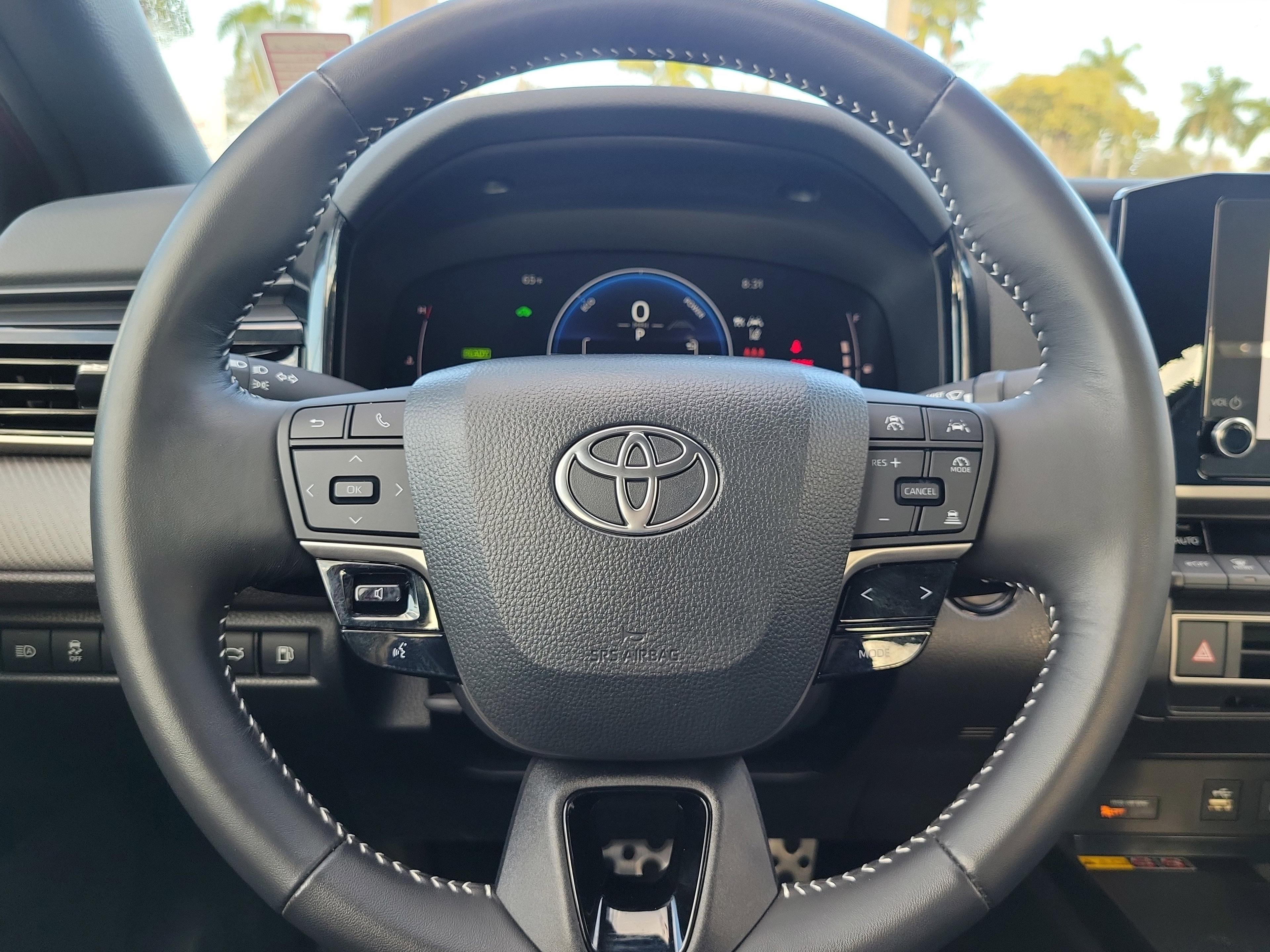 Toyota Camry Se Fwd - Thumbnail 16