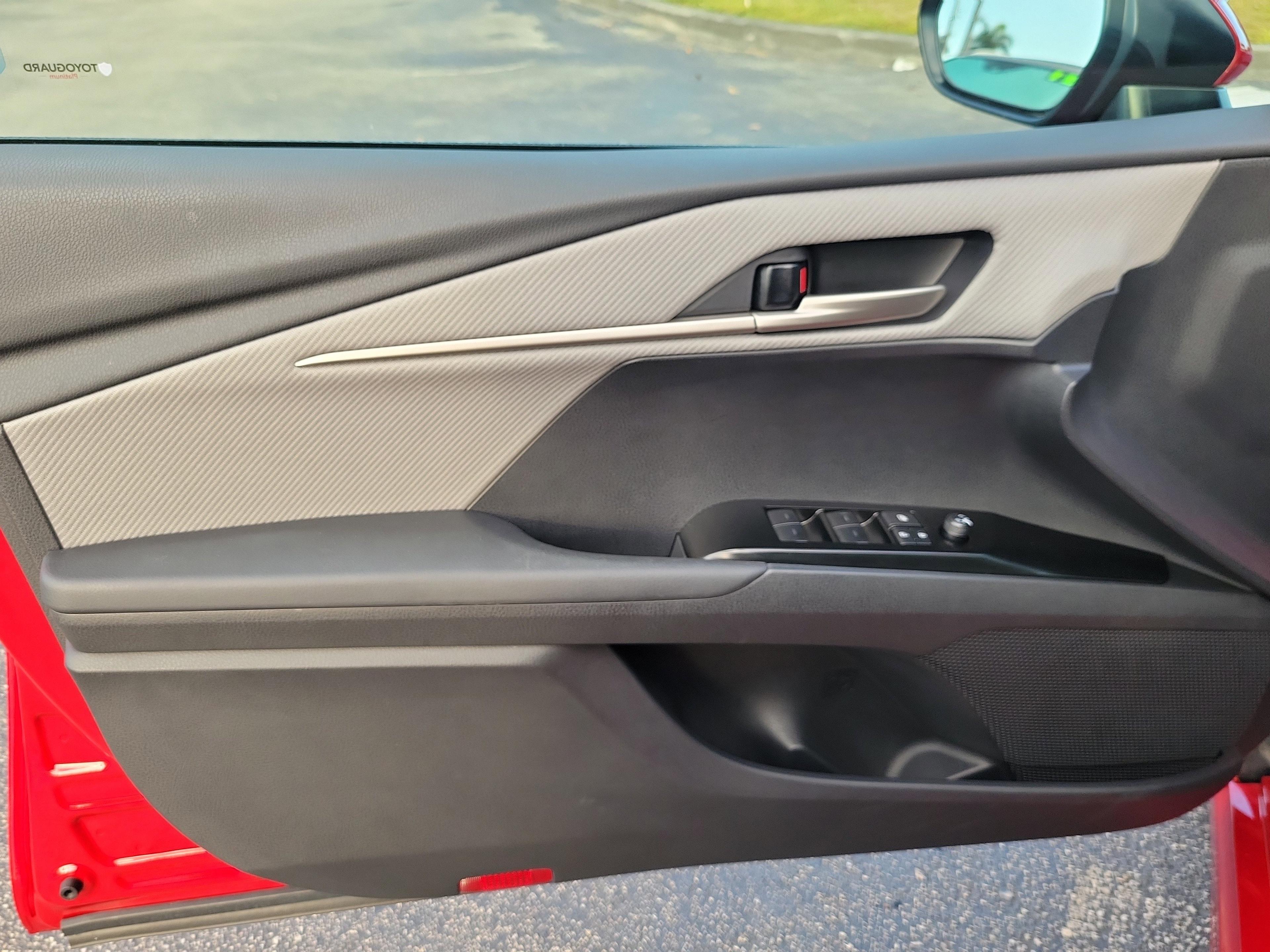 Toyota Camry Se Fwd - Thumbnail 14