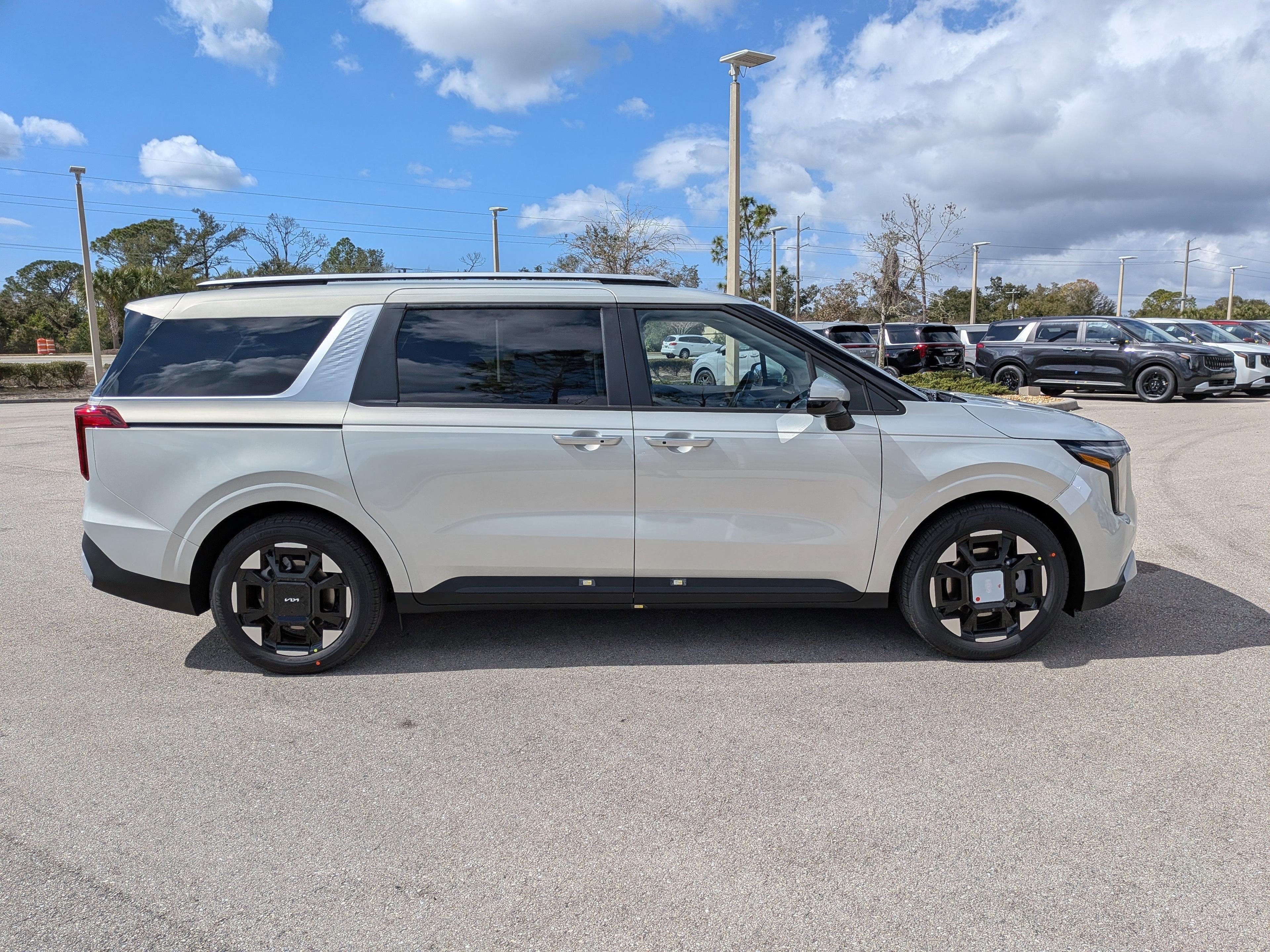 Kia Carnival Mpv Ex - Thumbnail 3