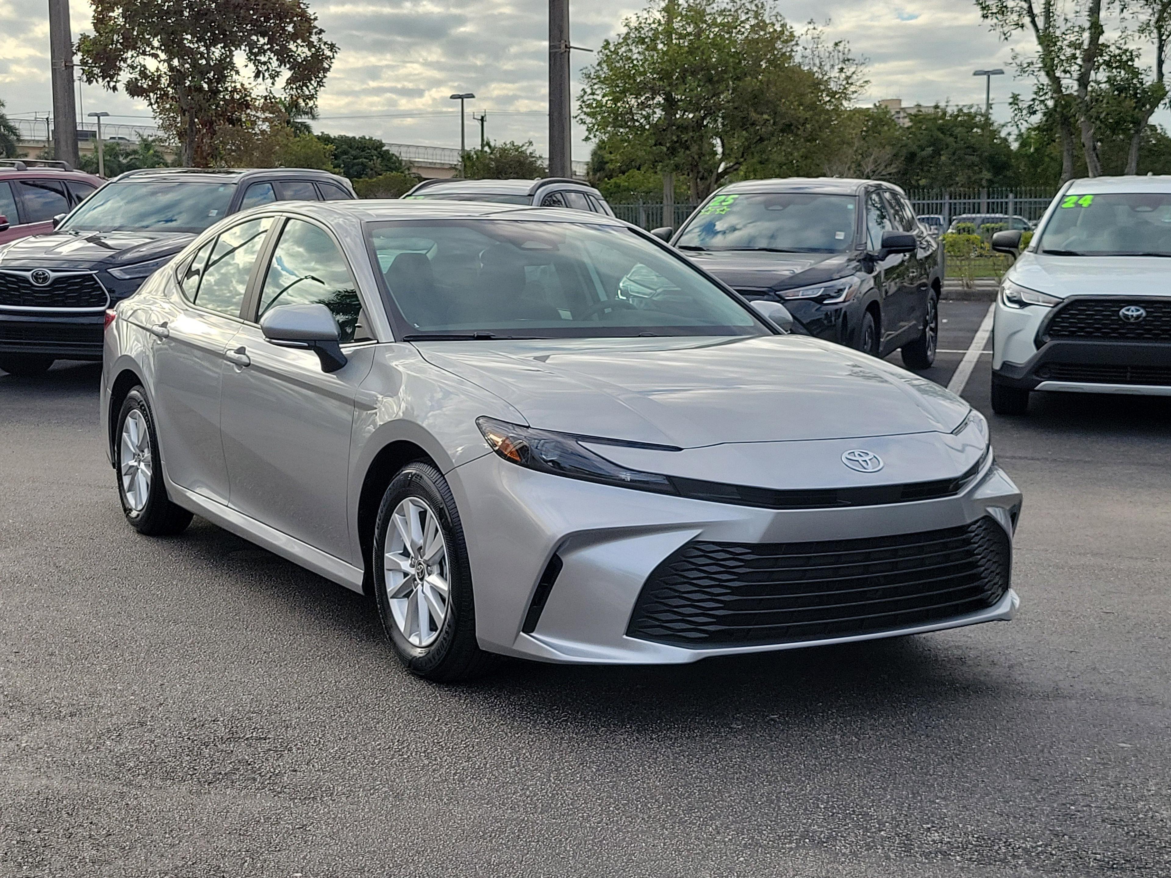 Toyota Camry Le Fwd - Thumbnail 4