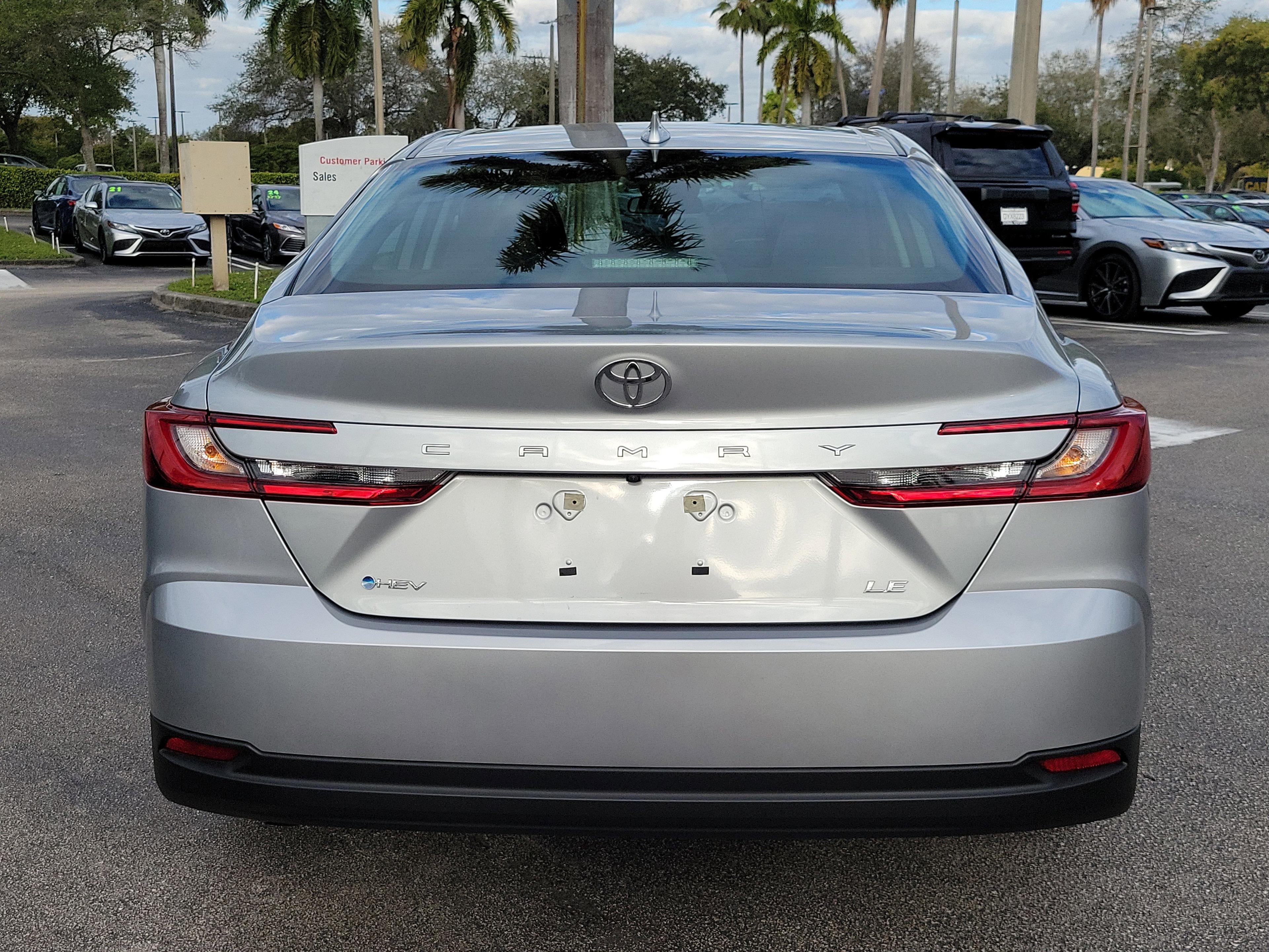 Toyota Camry Le Fwd - Thumbnail 6