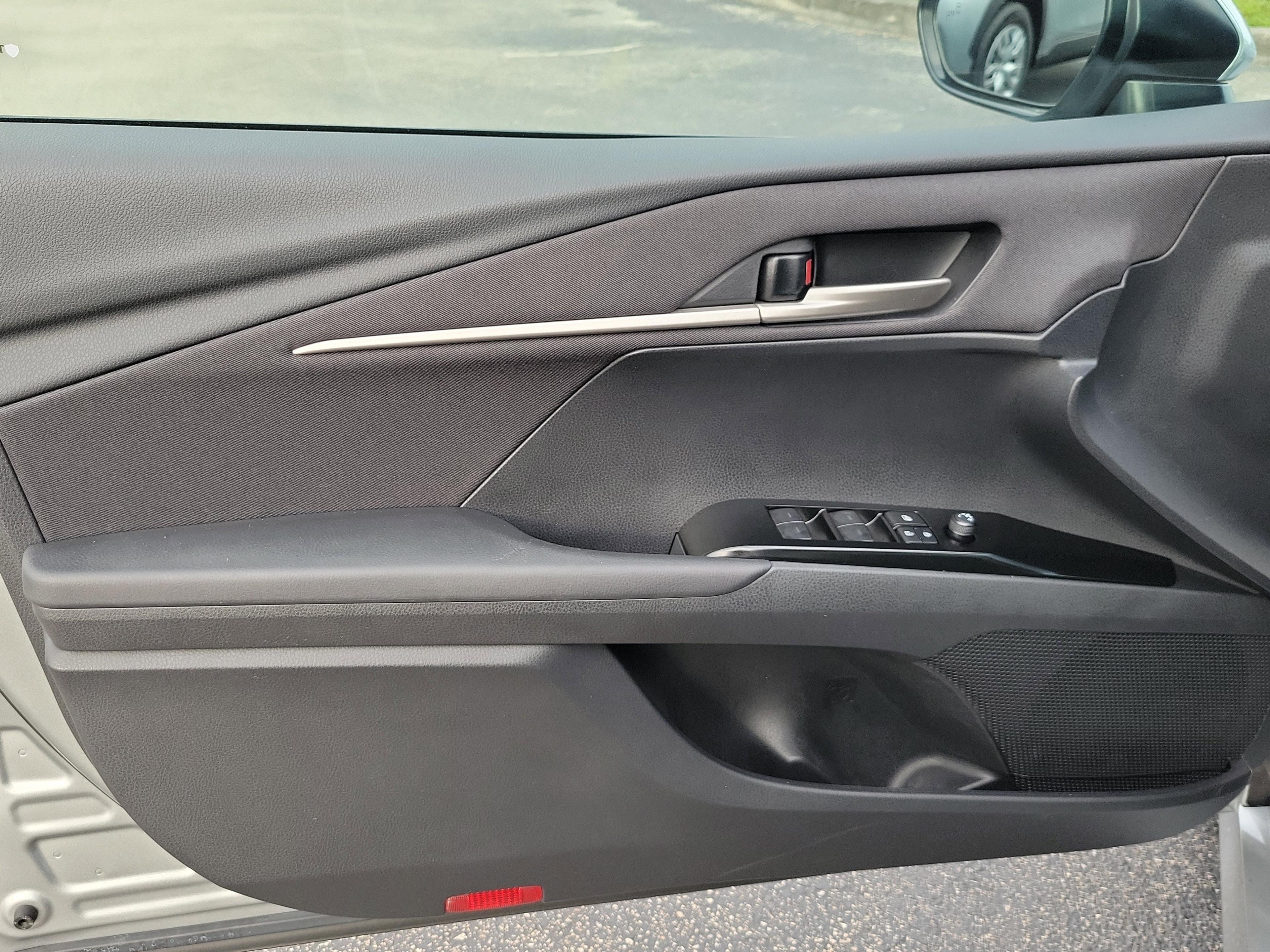 Toyota Camry Le Fwd - Thumbnail 13