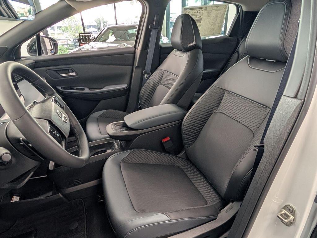 Nissan Leaf Platinum+ - Thumbnail 10