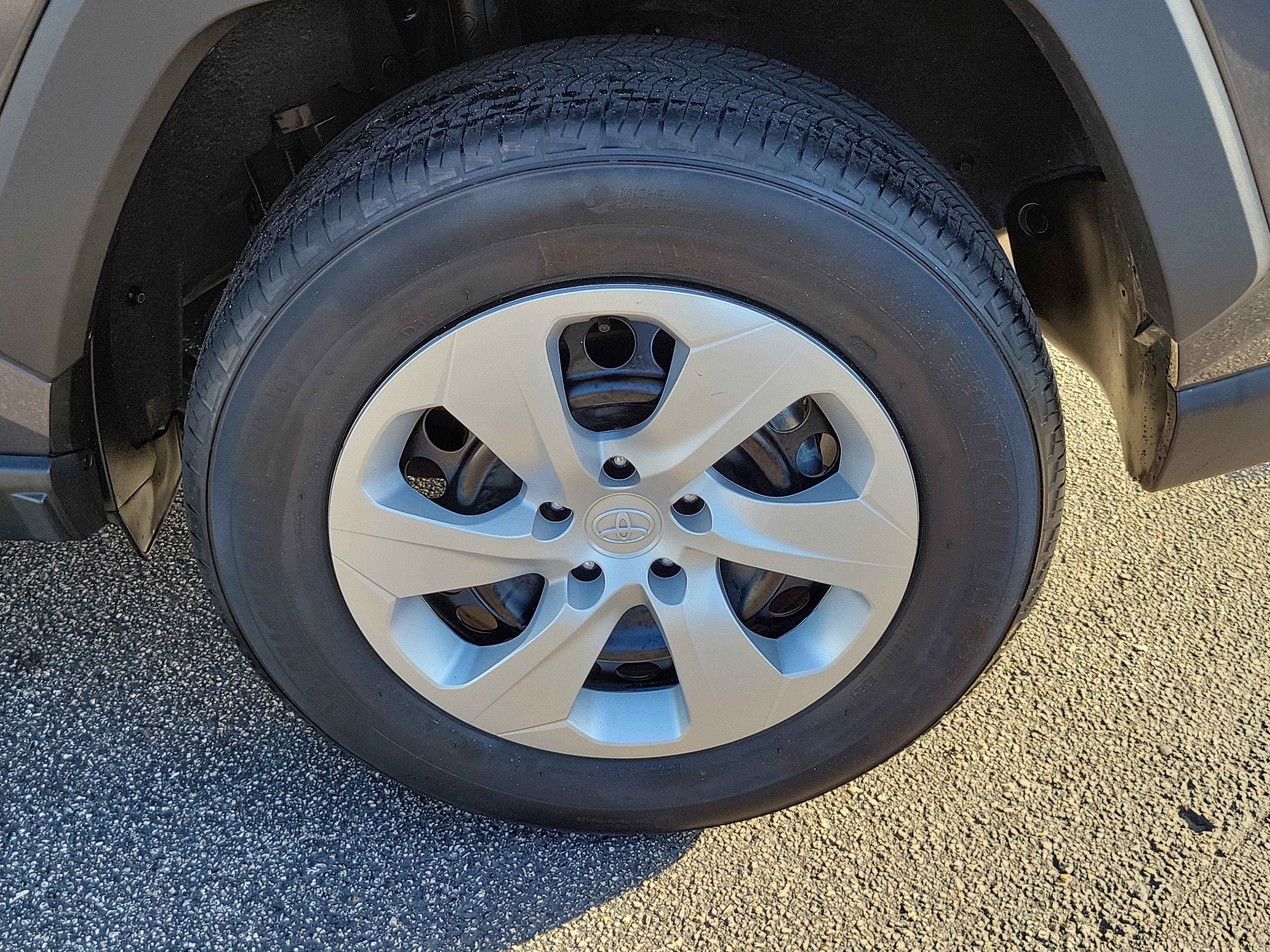 Toyota Rav4 Le Fwd - Thumbnail 8