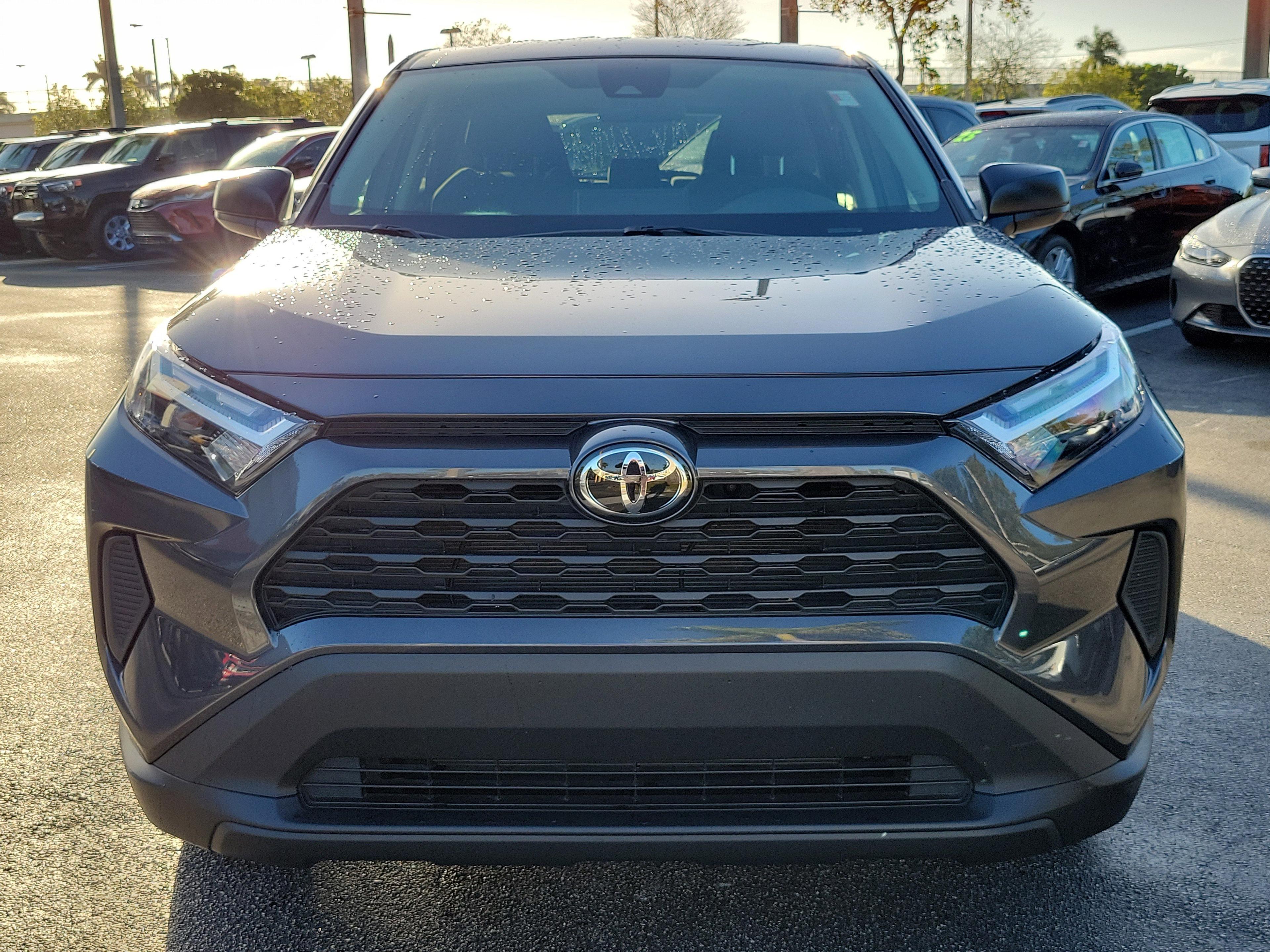 Toyota Rav4 Le Fwd - Thumbnail 3