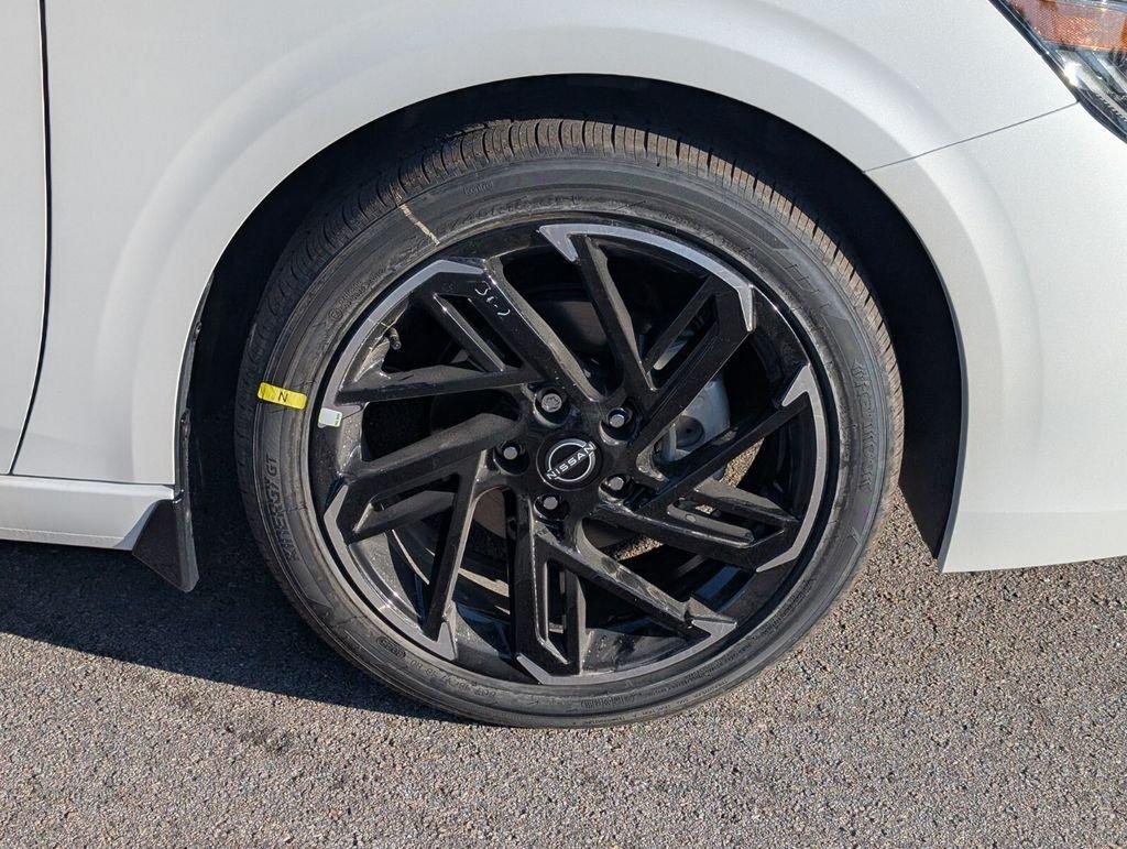 Nissan Sentra Sr - Thumbnail 9