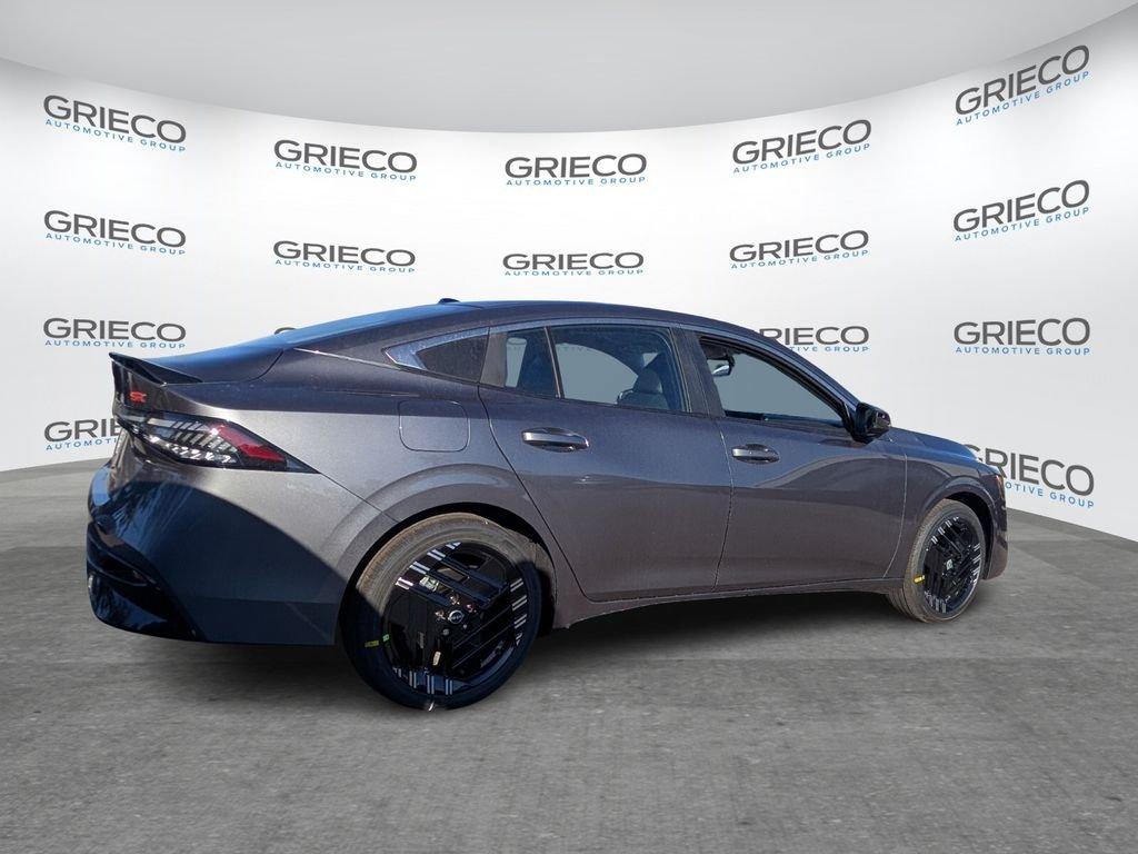 Nissan Sentra Sr - Thumbnail 8