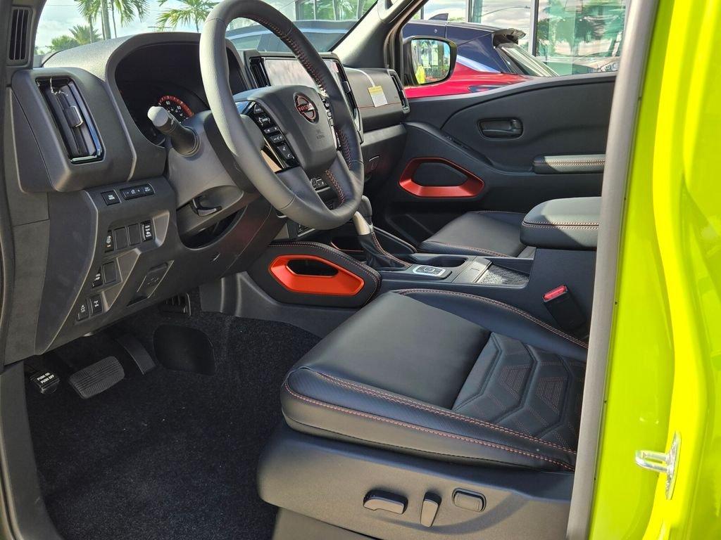 Nissan Frontier Crew Cab Pro-4X® - Thumbnail 8