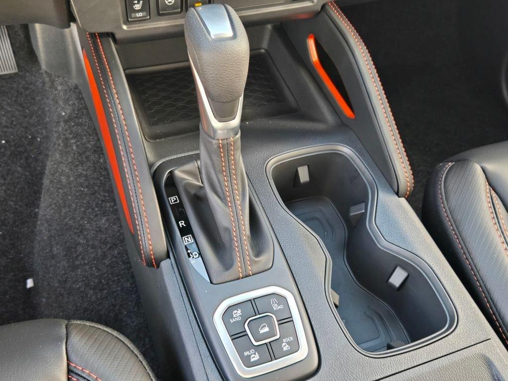 Nissan Frontier Crew Cab Pro-4X® - Thumbnail 19