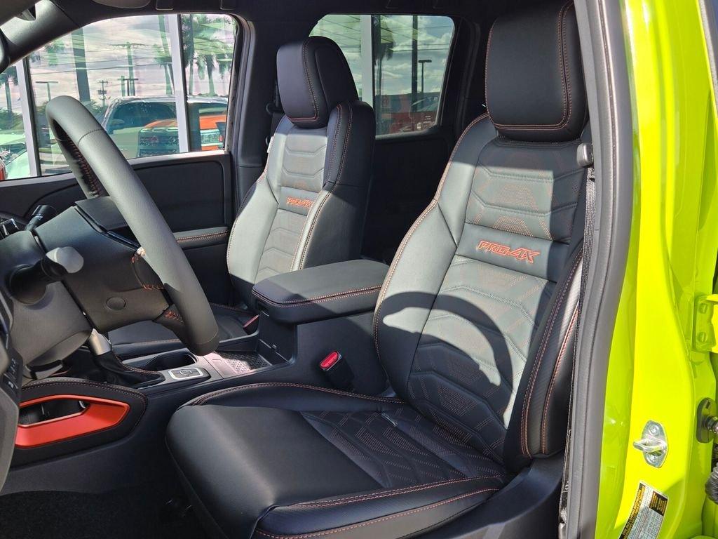 Nissan Frontier Crew Cab Pro-4X® - Thumbnail 7