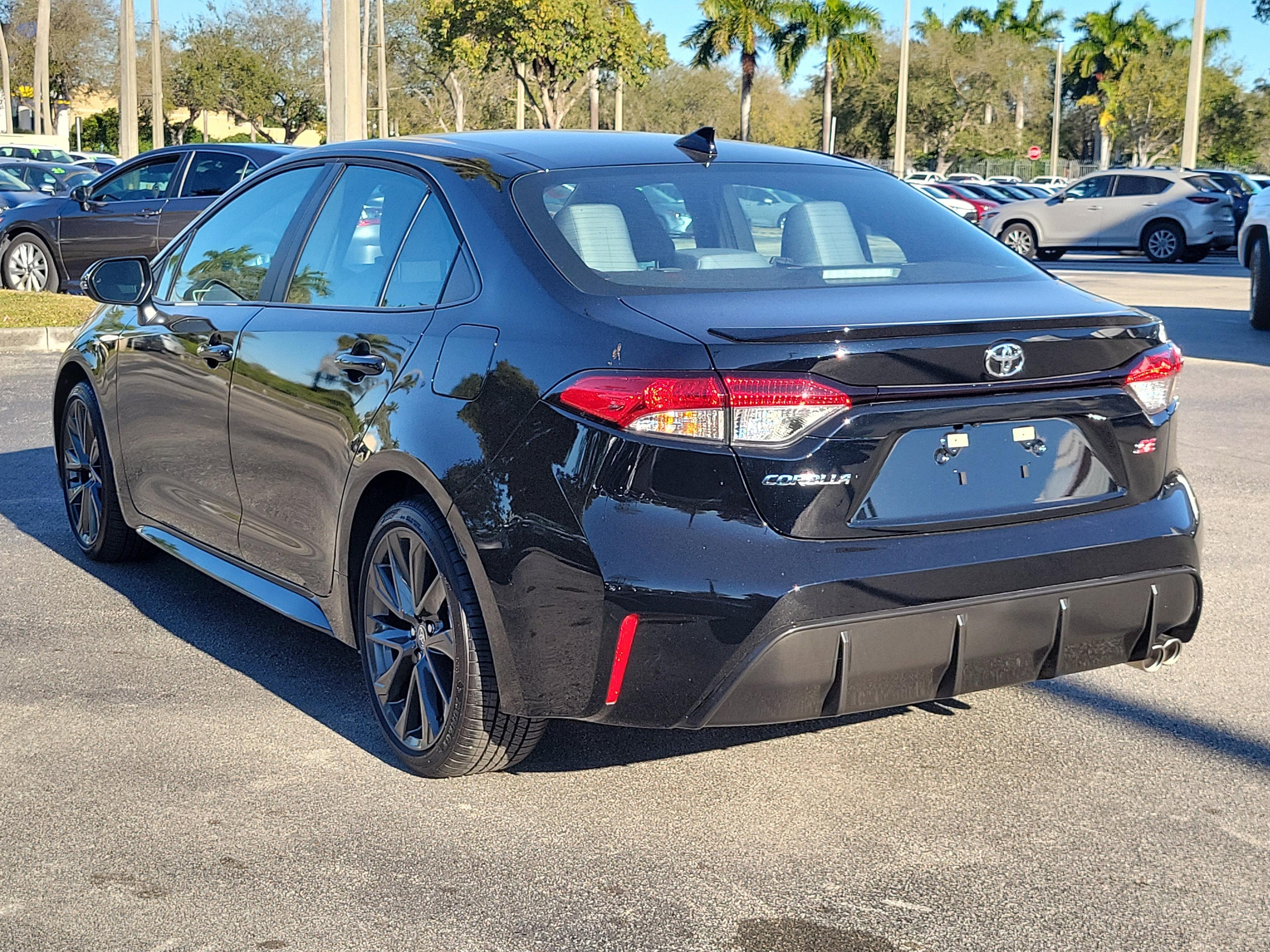 Toyota Corolla Se Fwd - Thumbnail 7