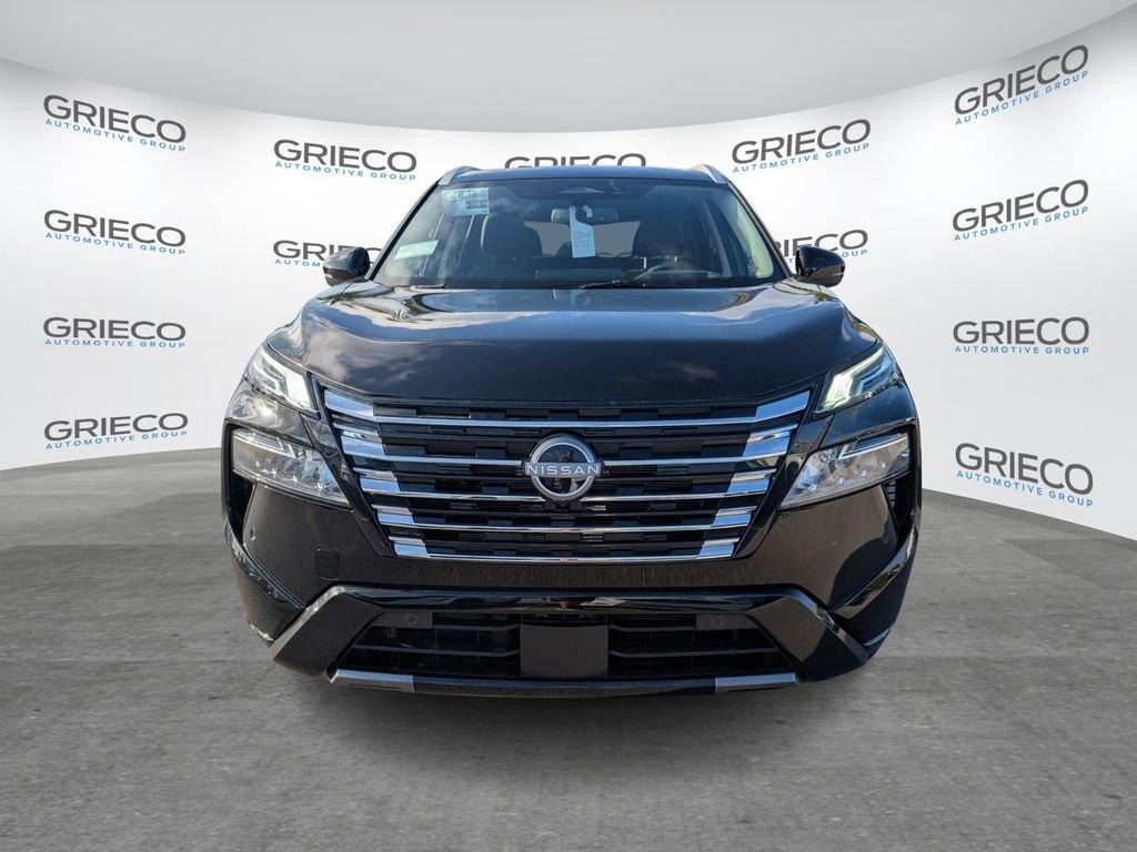 Nissan Rogue Platinum - Thumbnail 3