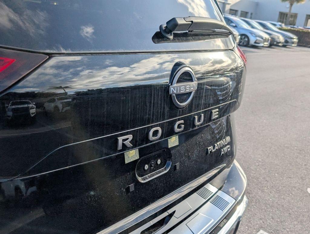 Nissan Rogue Platinum - Thumbnail 15