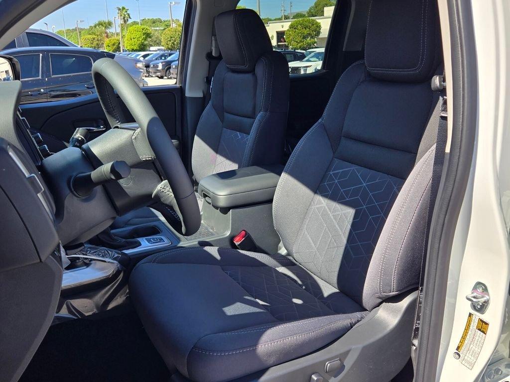 Nissan Frontier Crew Cab Sv - Thumbnail 7