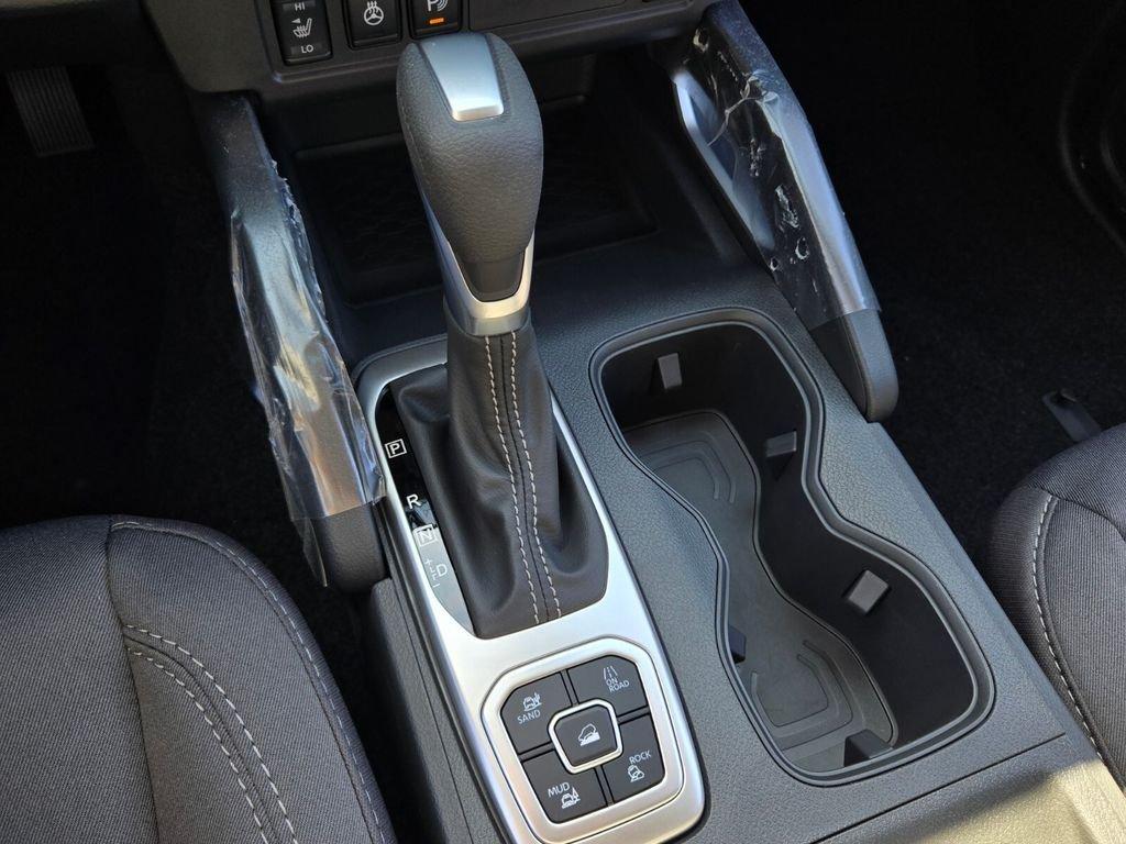 Nissan Frontier Crew Cab Sv - Thumbnail 17