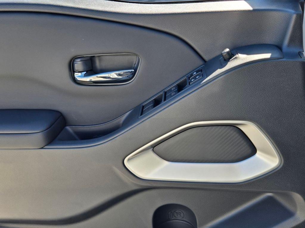 Nissan Frontier Crew Cab Sv - Thumbnail 19