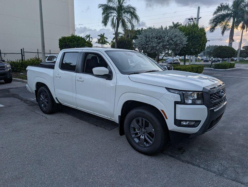 Nissan Frontier Crew Cab Sv - Thumbnail 3