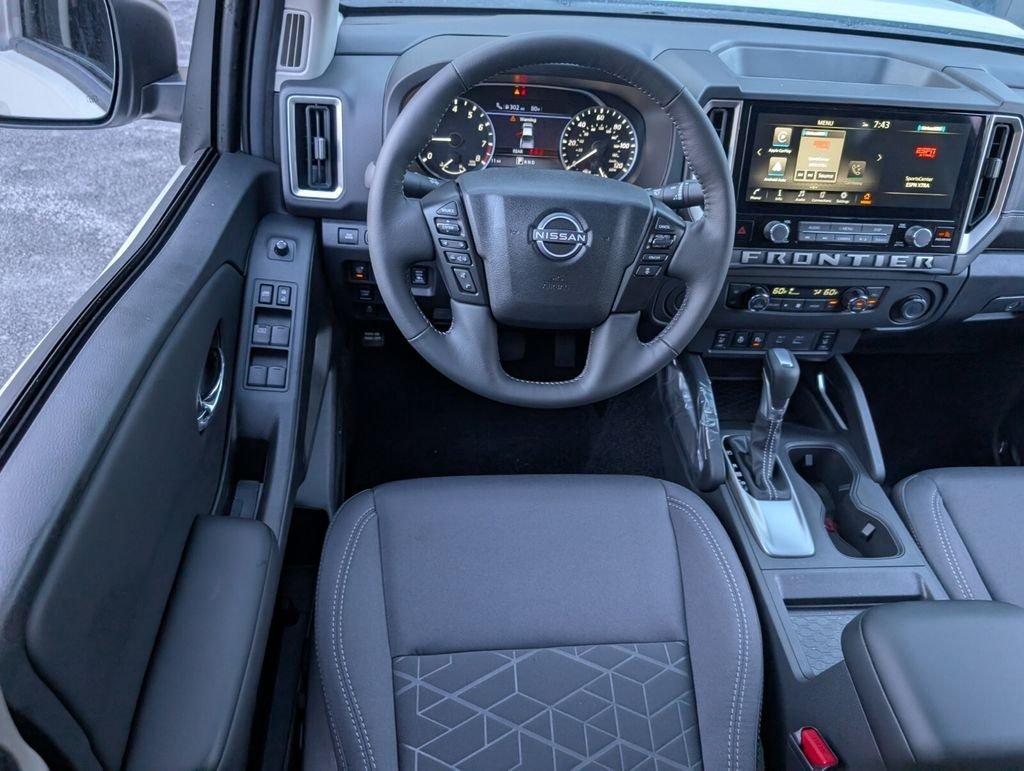 Nissan Frontier Crew Cab Sv - Thumbnail 9