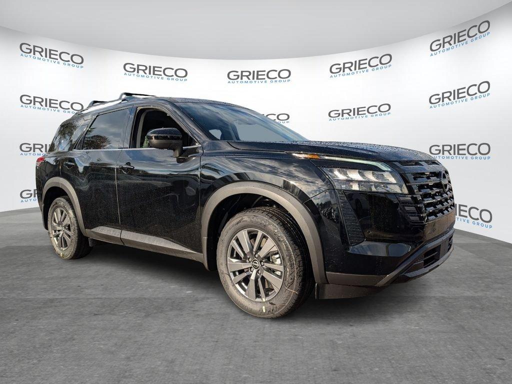 Nissan Pathfinder Sv - Thumbnail 2