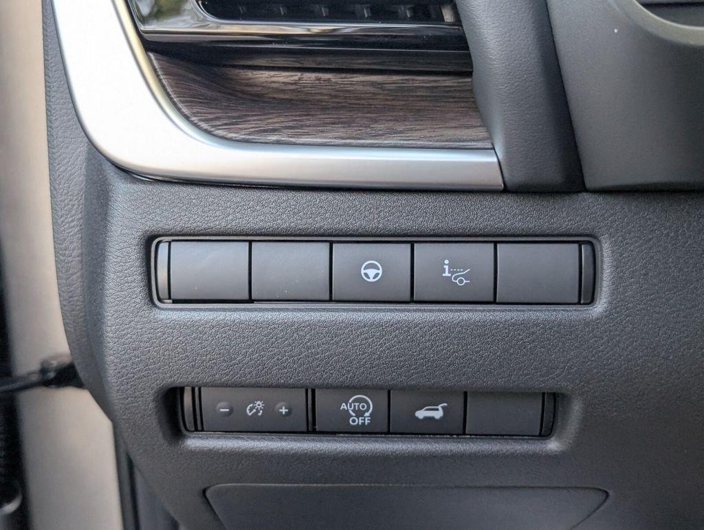 Nissan Rogue Platinum - Thumbnail 18