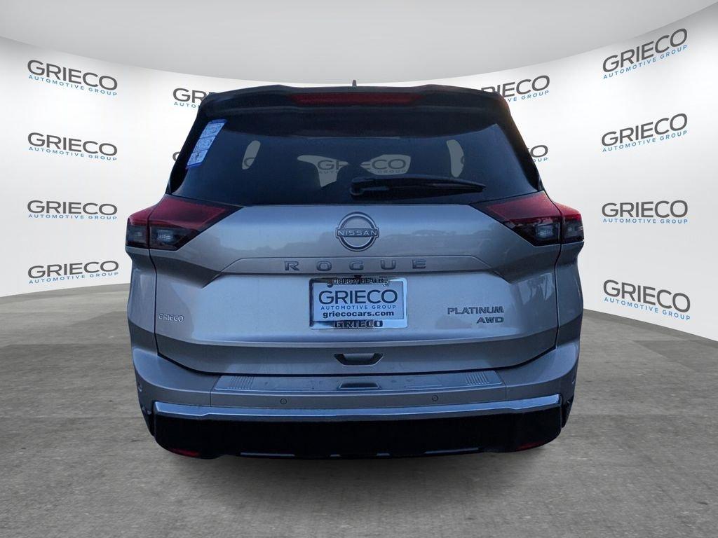 Nissan Rogue Platinum - Thumbnail 7