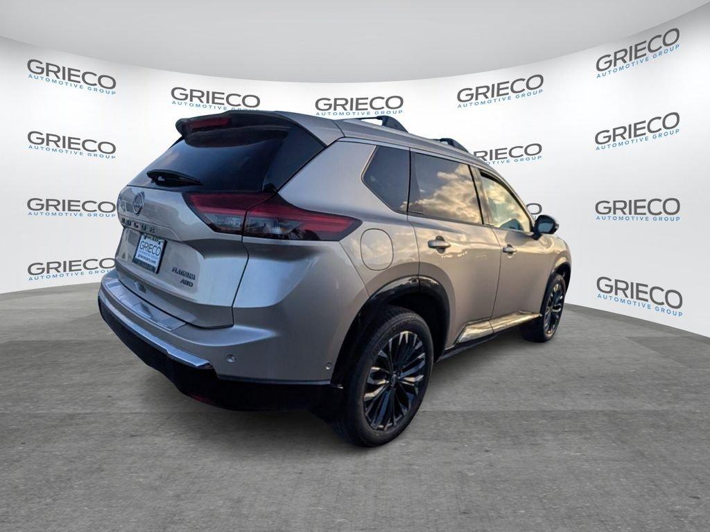 Nissan Rogue Platinum - Thumbnail 8