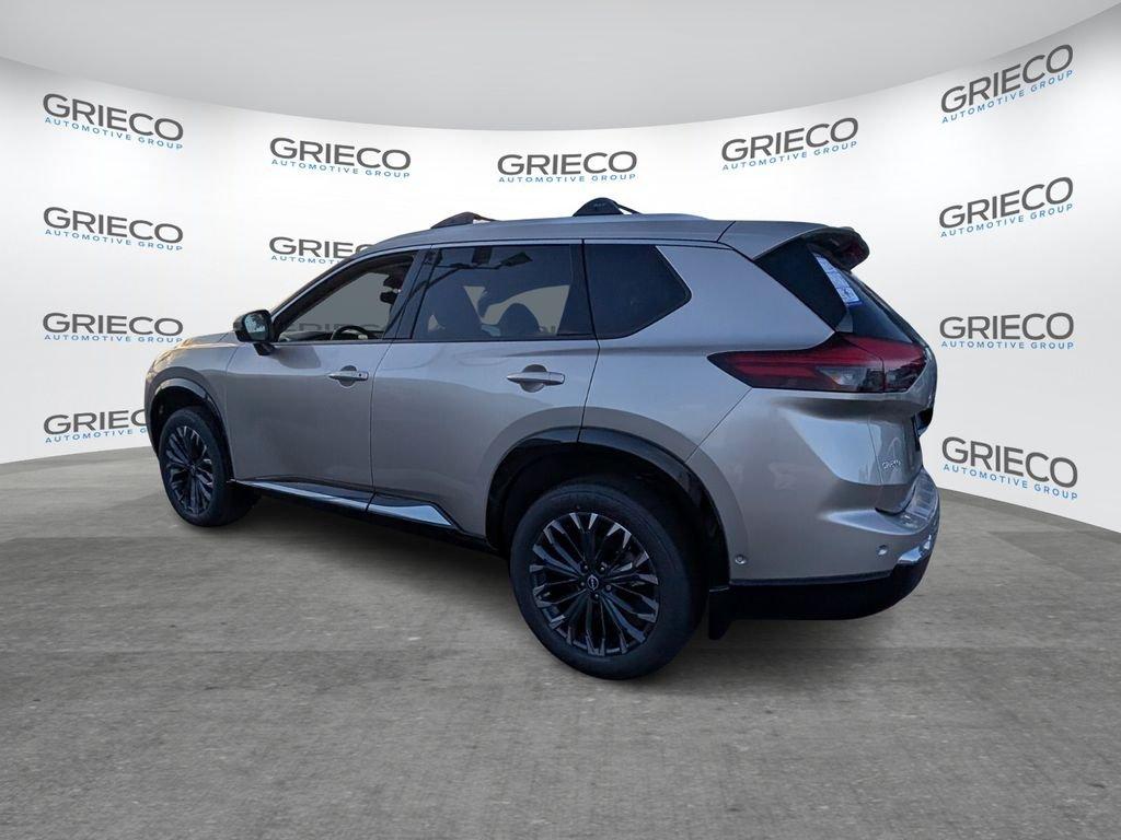 Nissan Rogue Platinum - Thumbnail 6