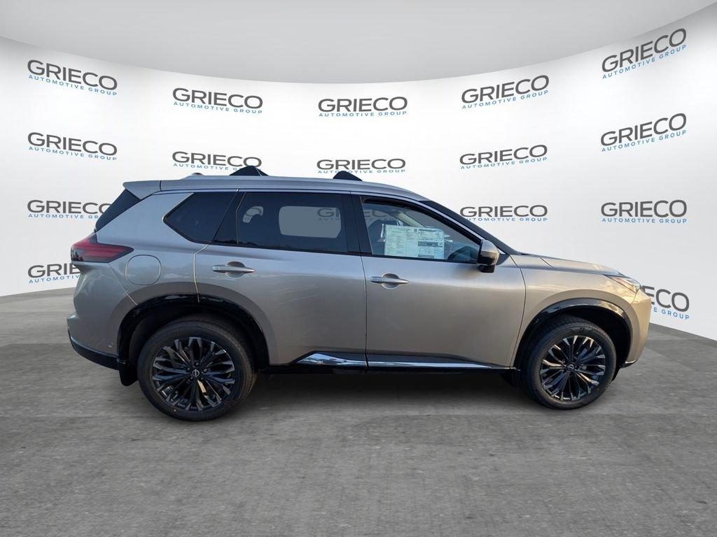 Nissan Rogue Platinum - Thumbnail 9