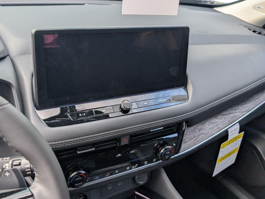 Nissan Rogue Platinum - Thumbnail 14