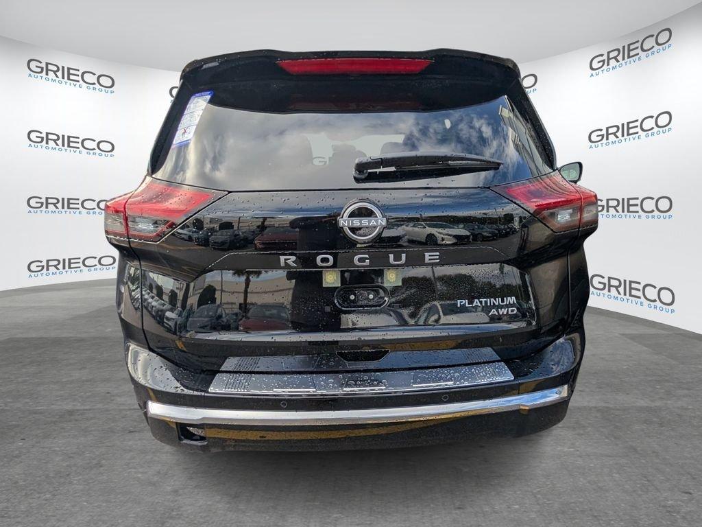 Nissan Rogue Platinum - Thumbnail 6