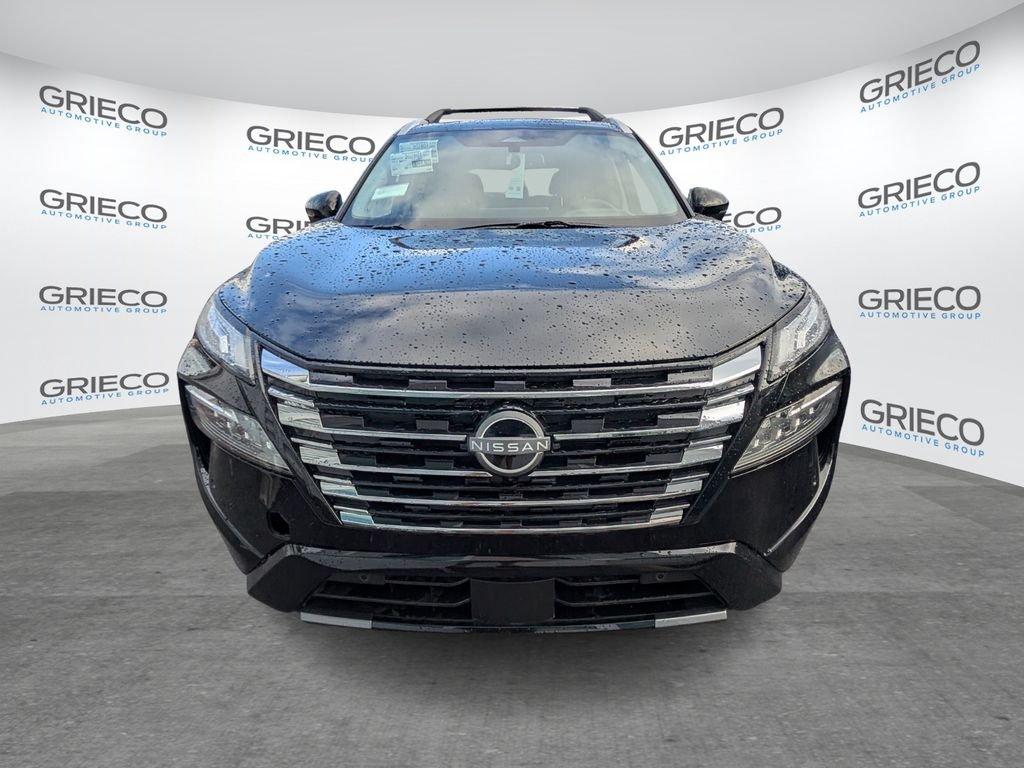 Nissan Rogue Platinum - Thumbnail 3