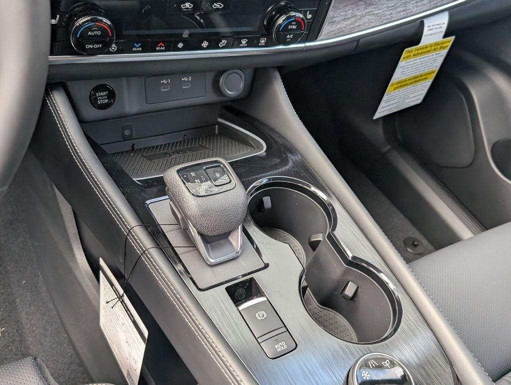 Nissan Rogue Platinum - Thumbnail 15