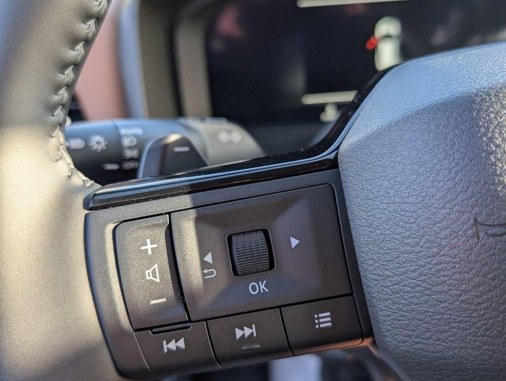 Nissan Rogue Platinum - Thumbnail 16