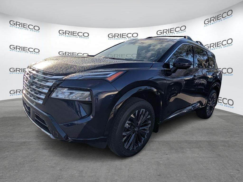 Nissan Rogue Platinum - Thumbnail 4